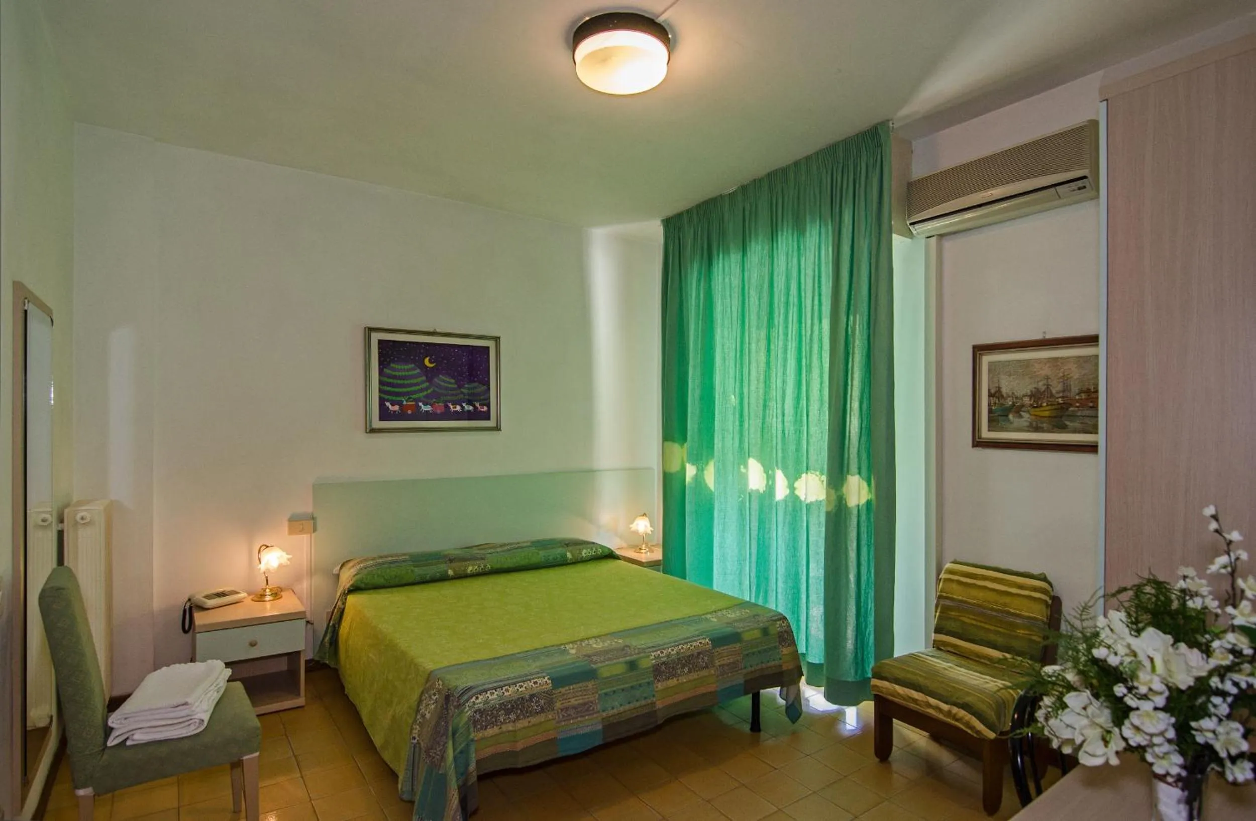 Photo of the whole room in Hotel San Domingo