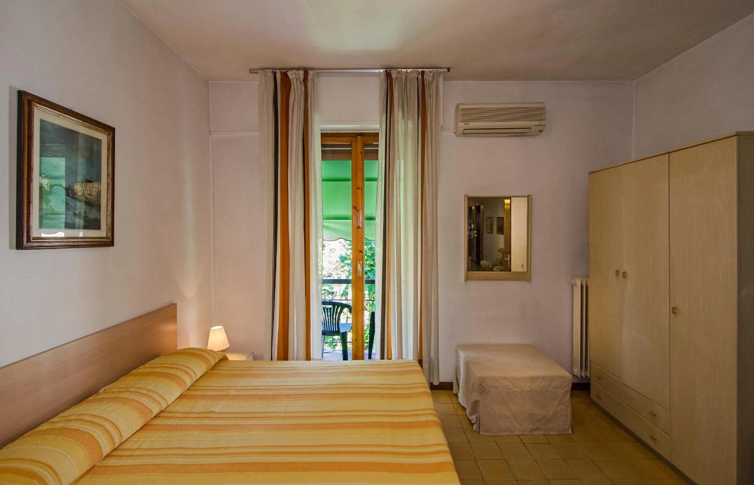 Photo of the whole room in Hotel San Domingo