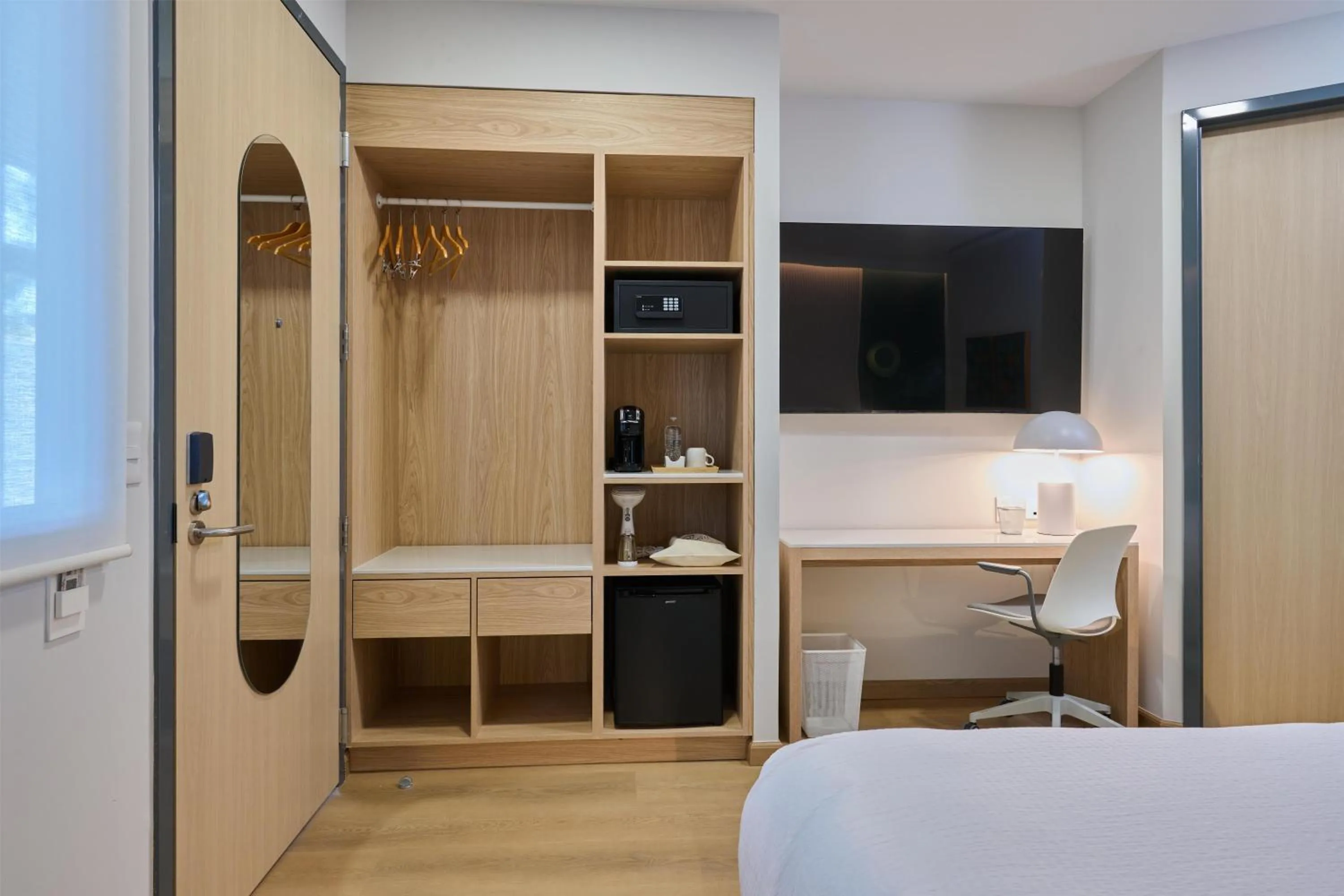 Bedroom, Bed in WorldHotels Acueducto Guadalajara