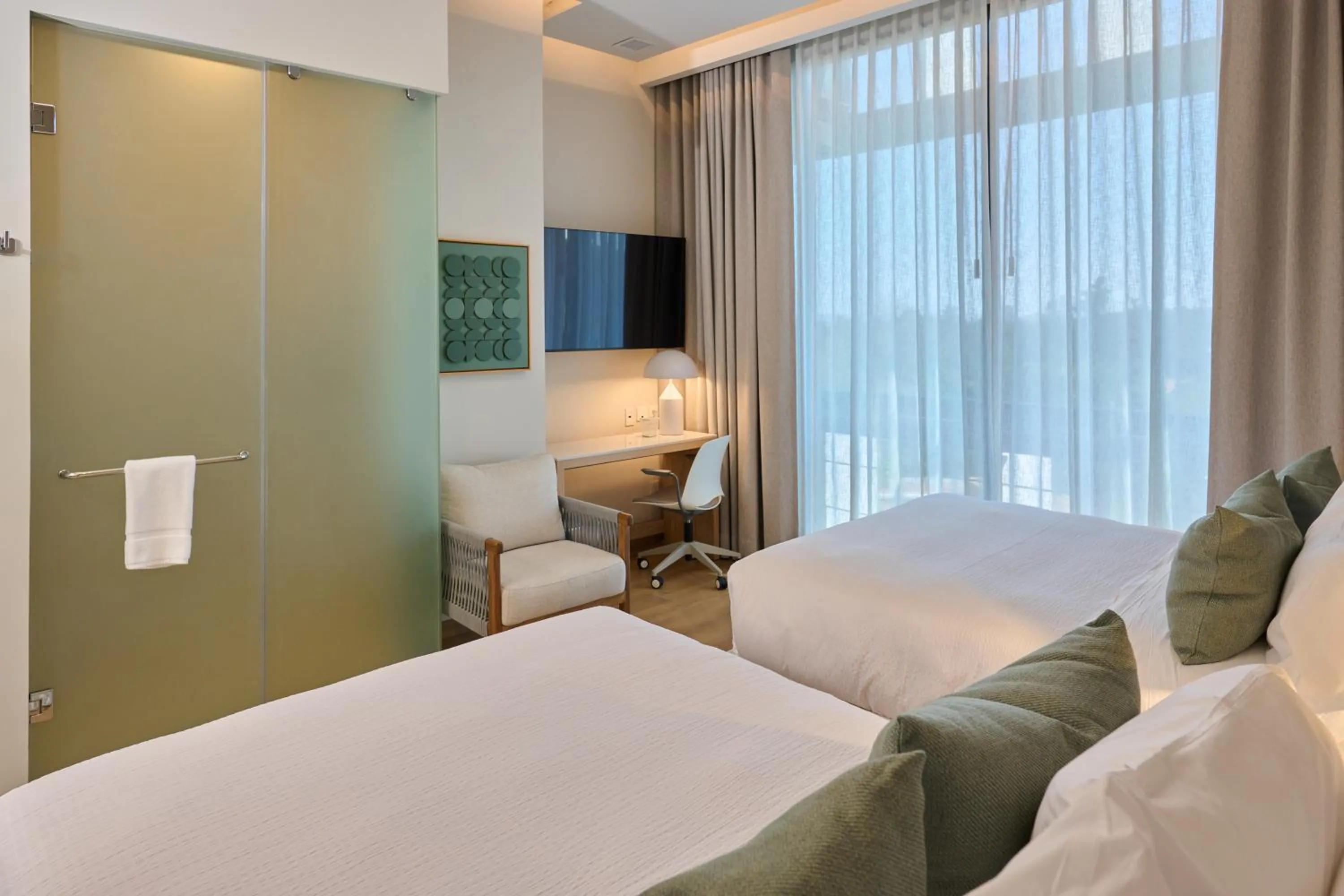 Bedroom, Bed in WorldHotels Acueducto Guadalajara