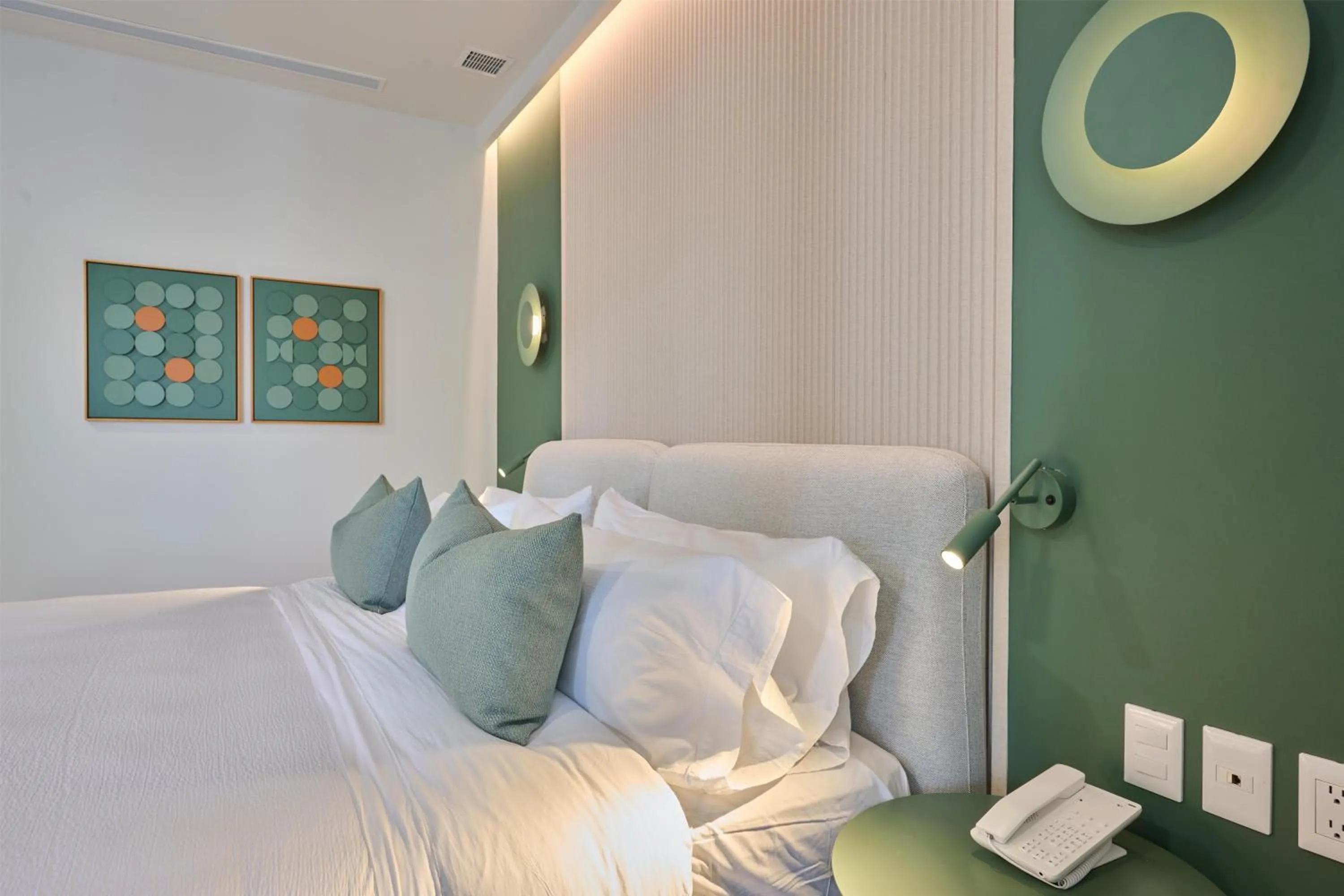 Bedroom, Bed in WorldHotels Acueducto Guadalajara