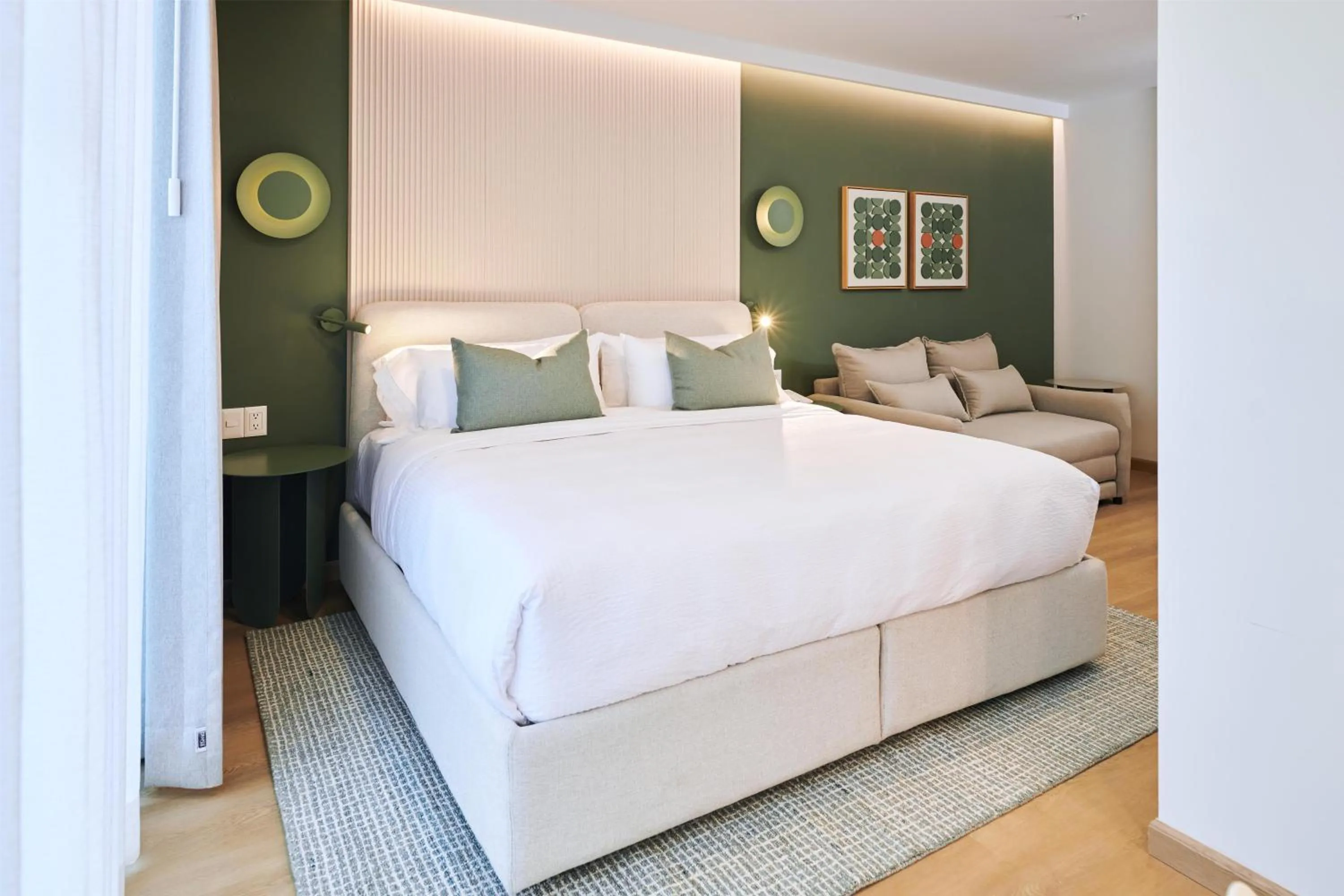 Bedroom, Bed in WorldHotels Acueducto Guadalajara