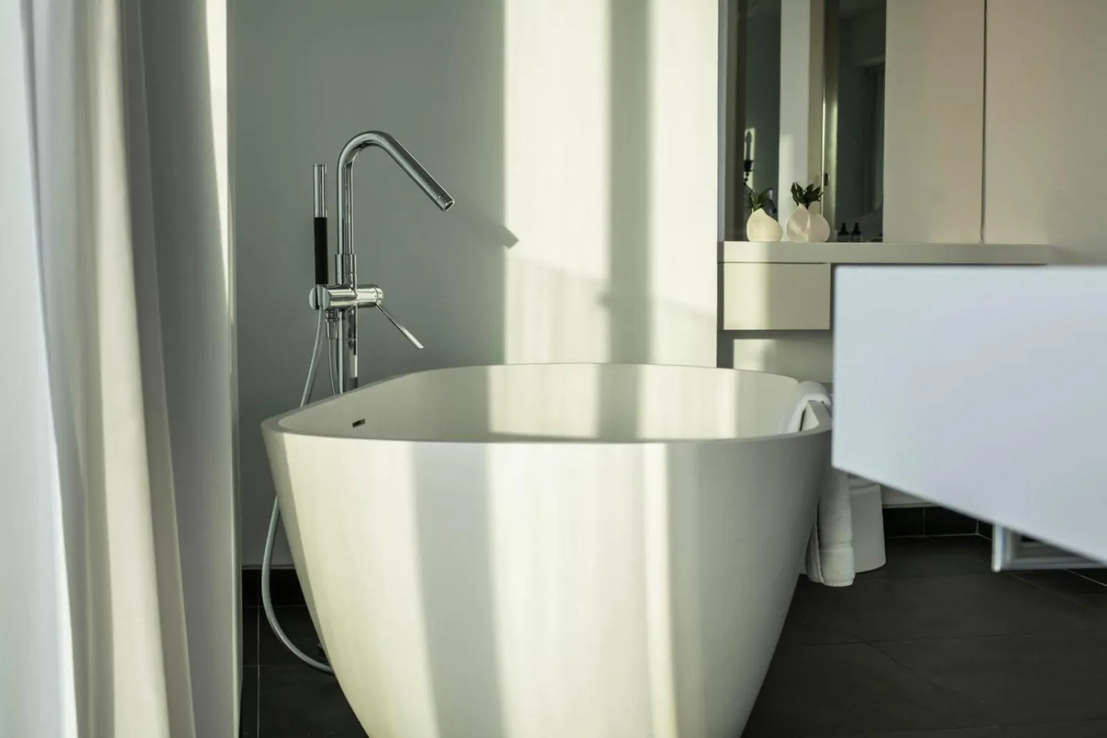 Bath in The Donna Portals