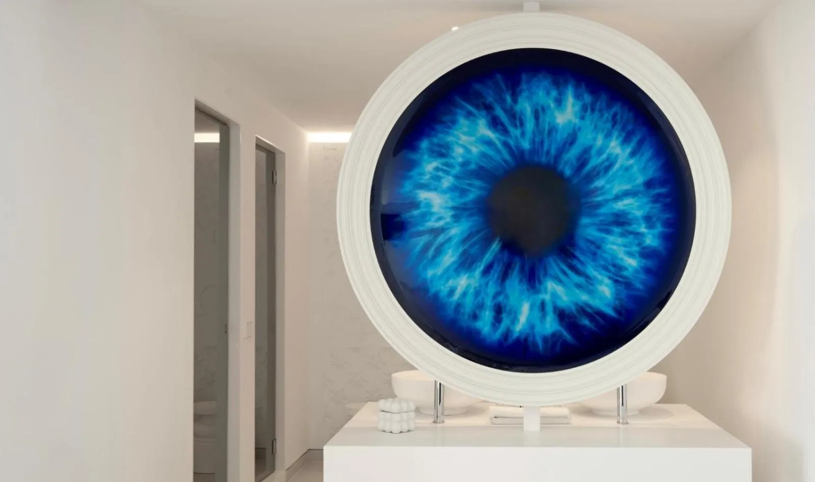 Photo of the whole room in The Donna Portals