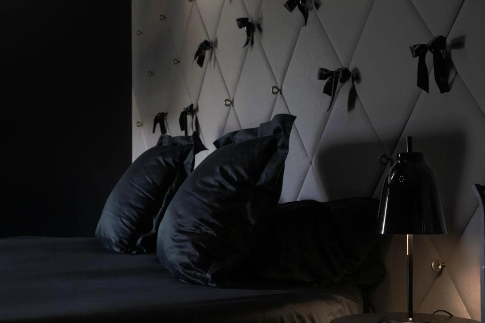 Bedroom, Bed in The Donna Portals