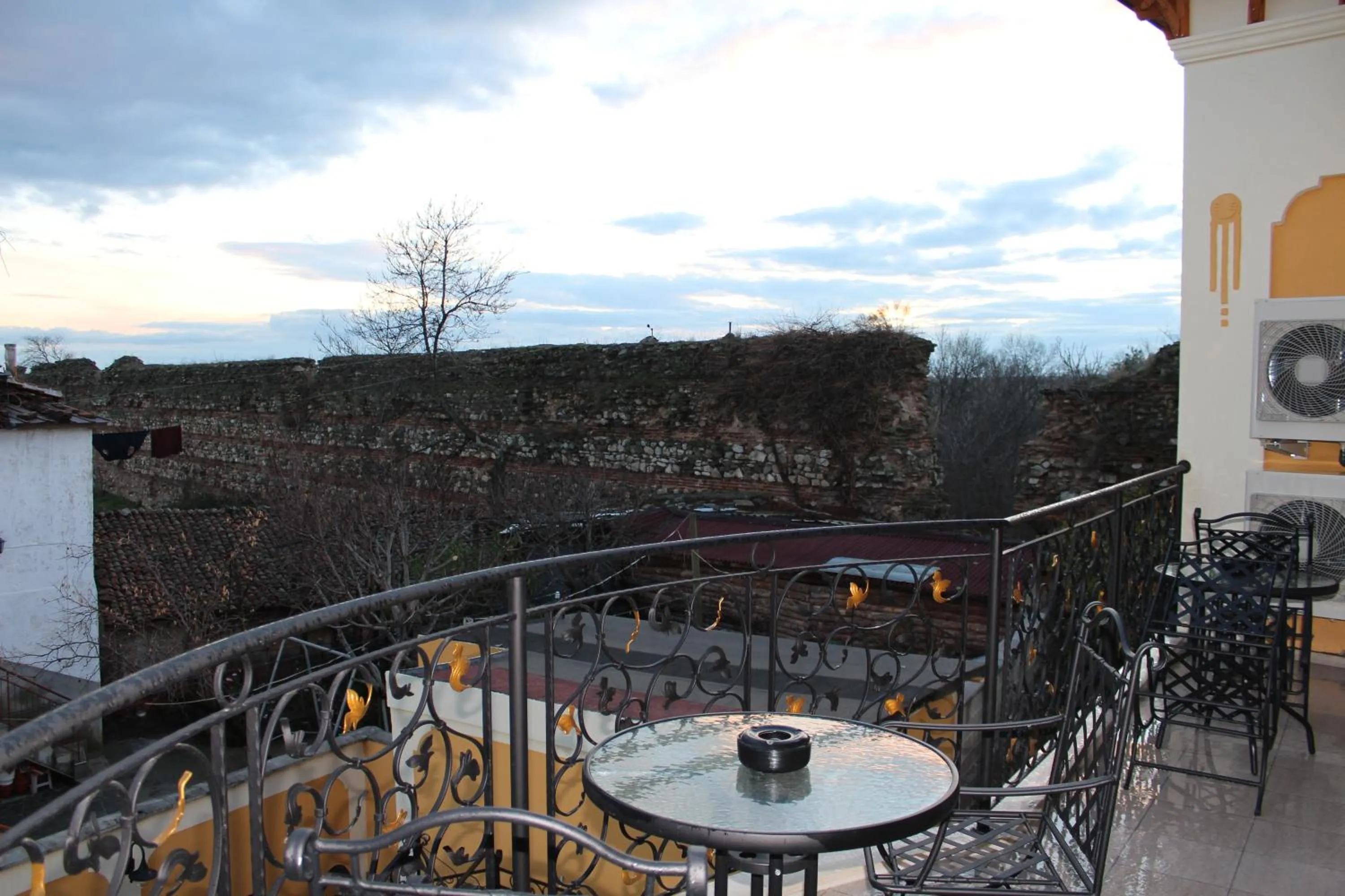 Coffee/tea facilities in Villa Paris