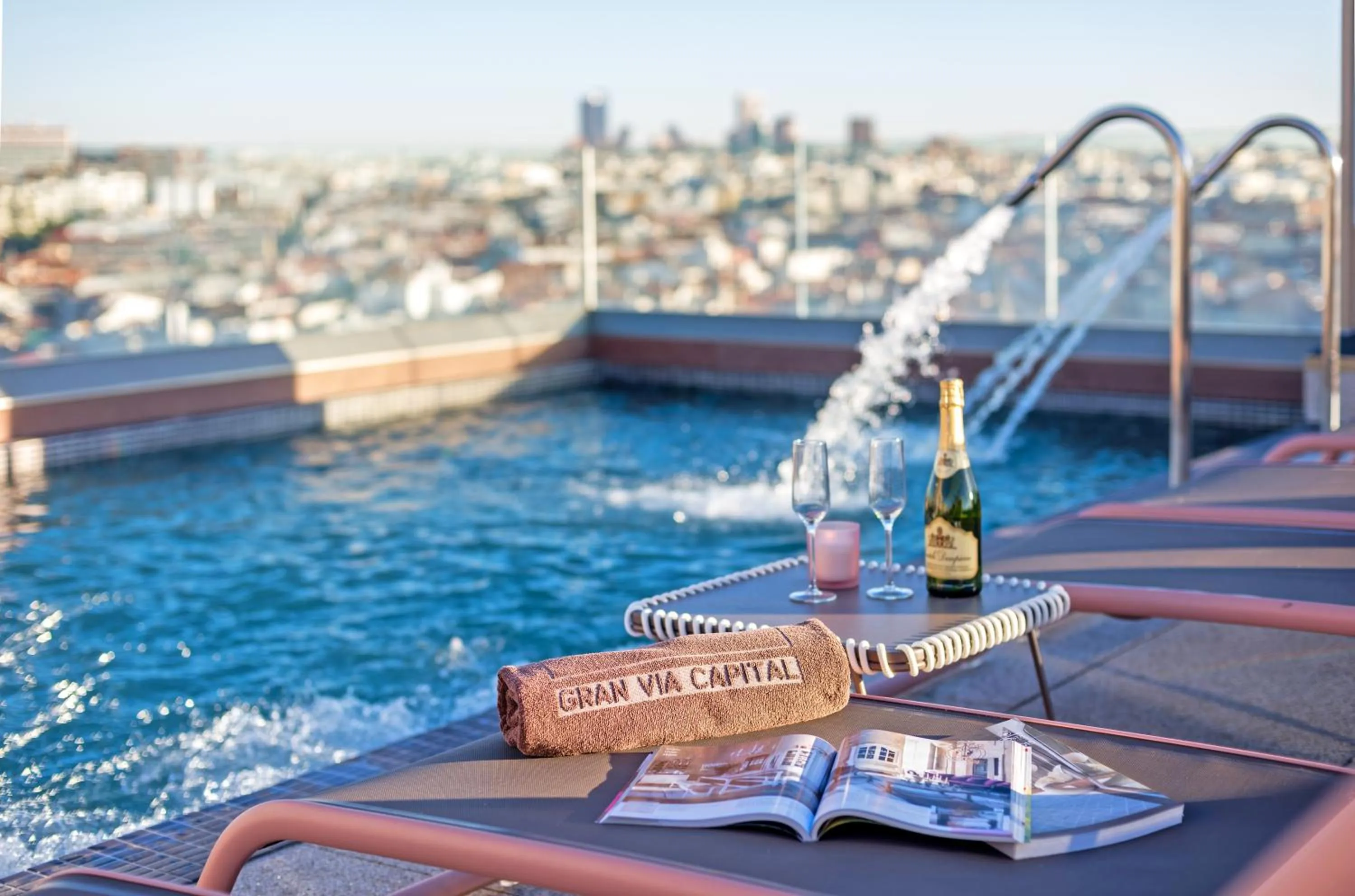 Swimming pool in SmartRental Collection Centric II