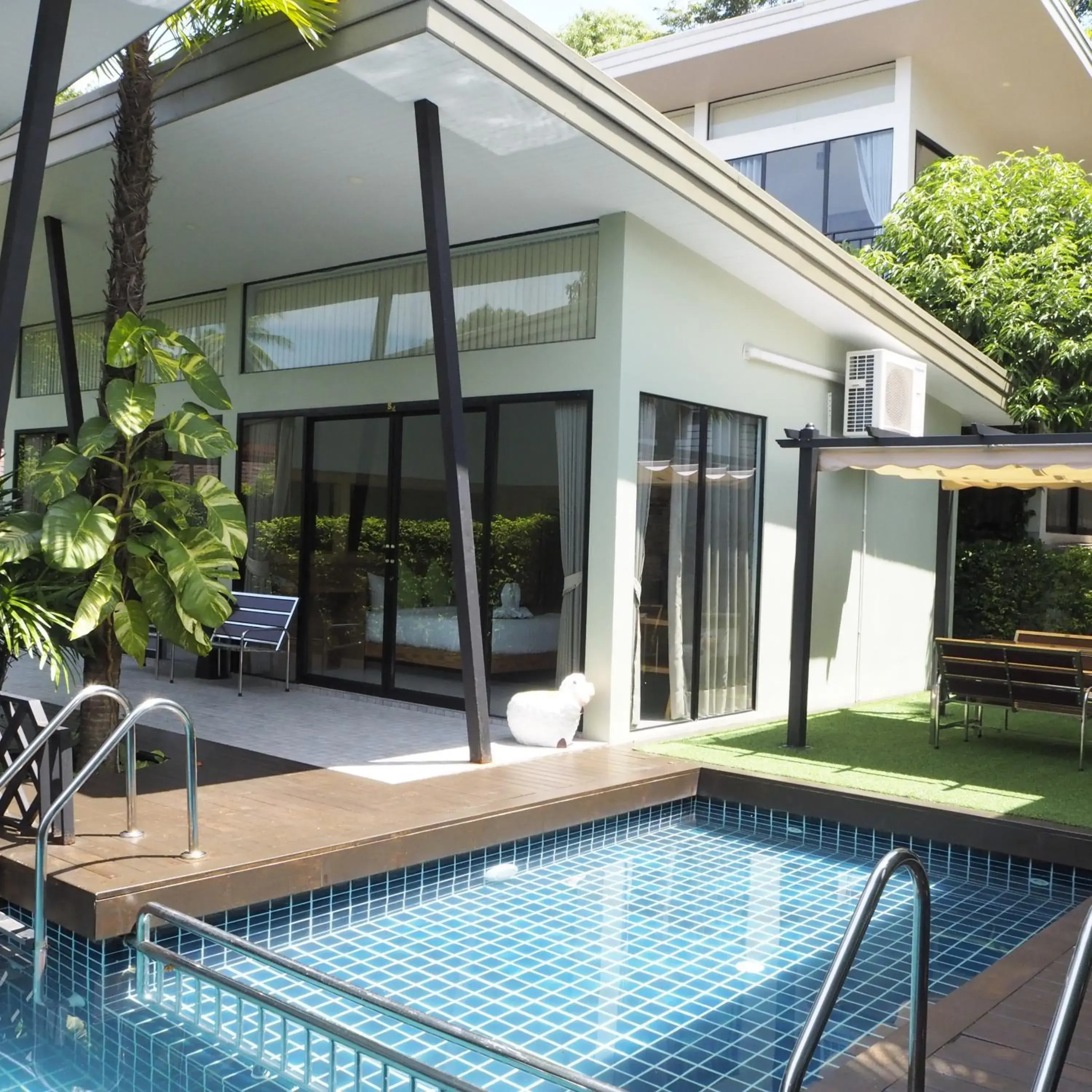 Swimming pool in Jasmine Resort And Spa Swimming pool in Jasmine Resort And Spa