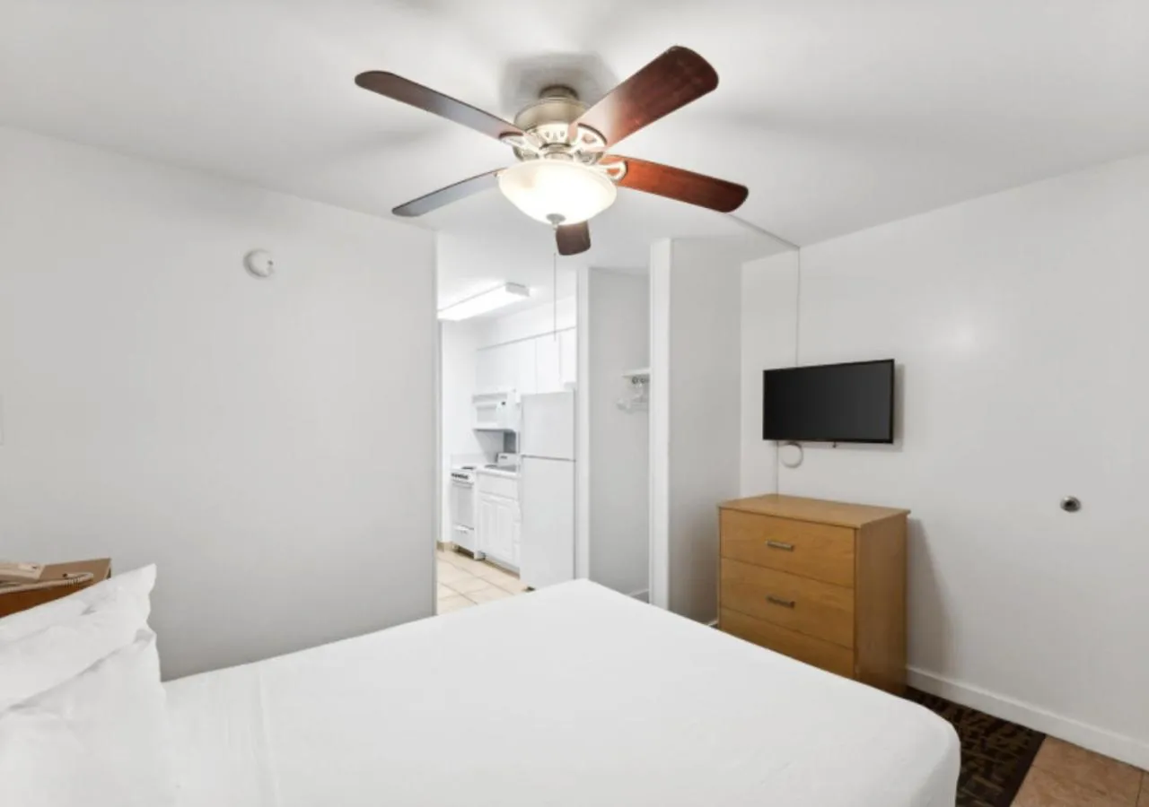 Bed in Beach Tower Beachfront Hotel, a By The Sea Resort