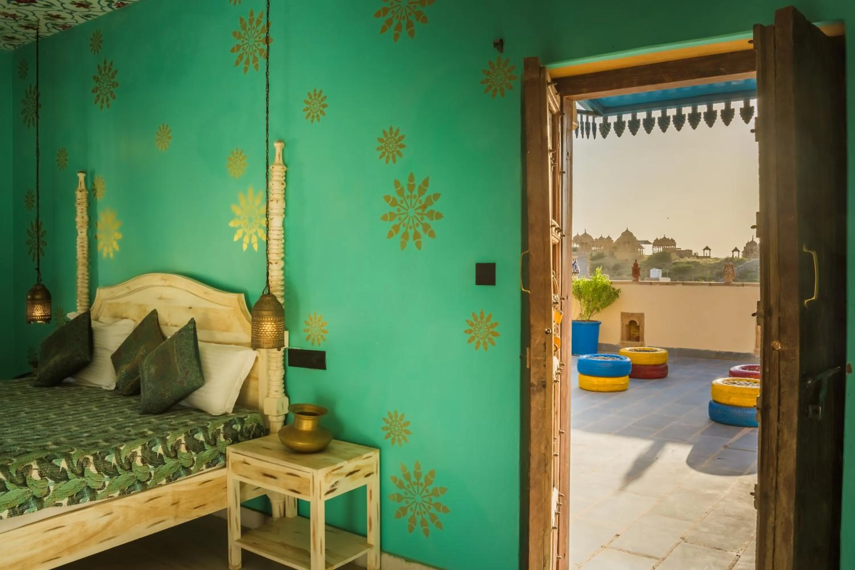 View (from property/room), Bed in Hotel Heritage House