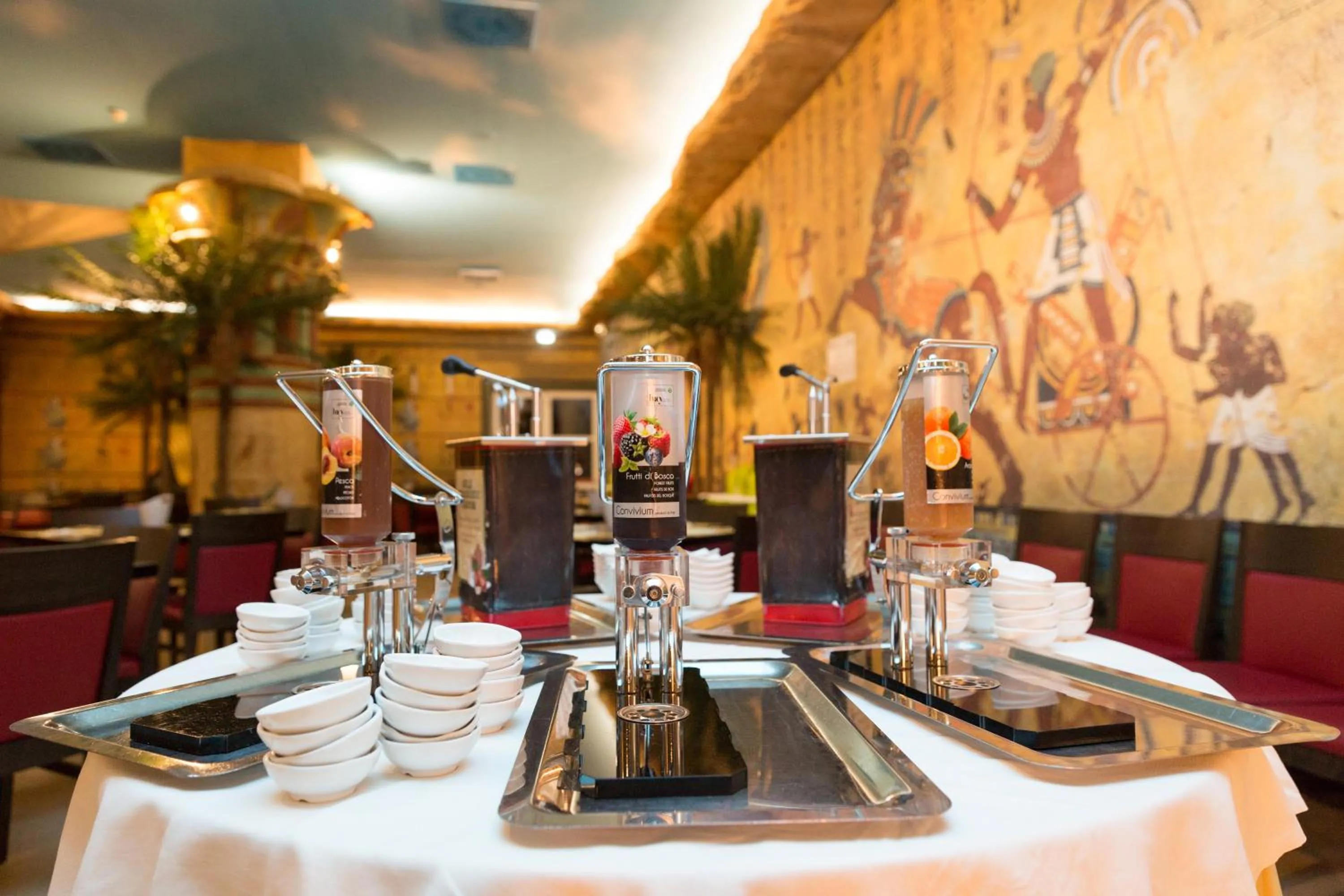 Food and drinks in Gardaland Adventure Hotel