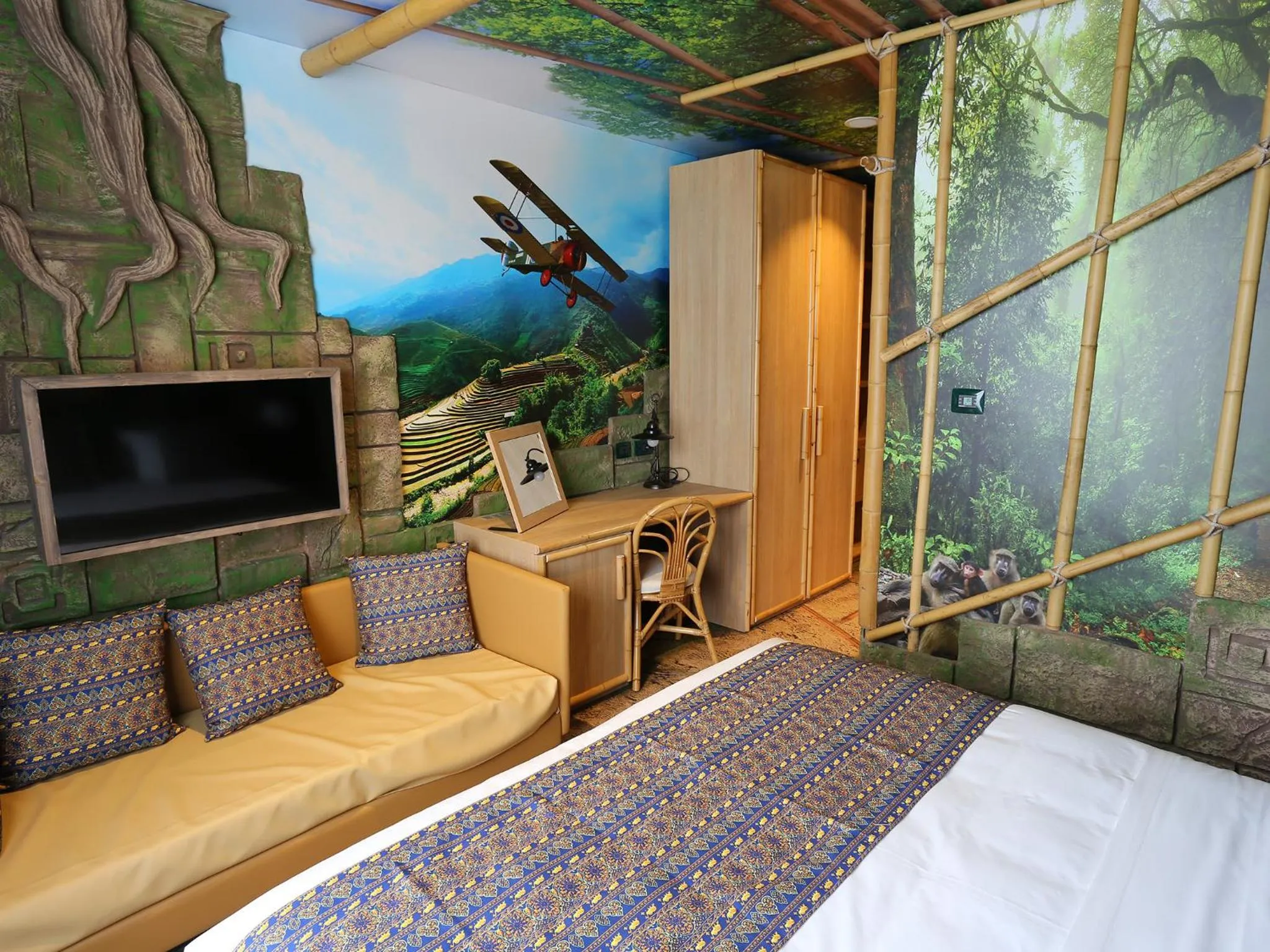 Decorative detail, Bed in Gardaland Adventure Hotel