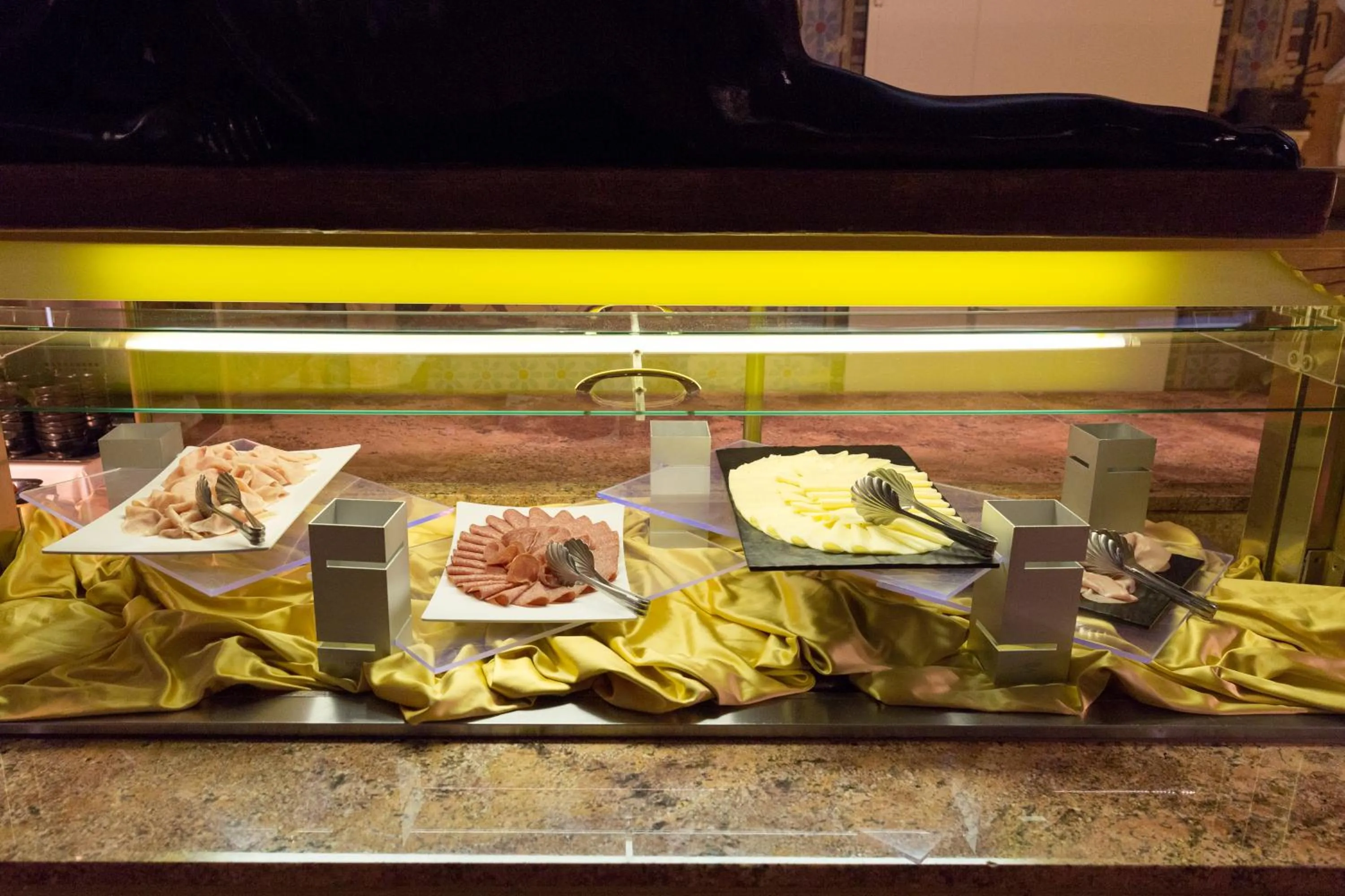 Food in Gardaland Adventure Hotel