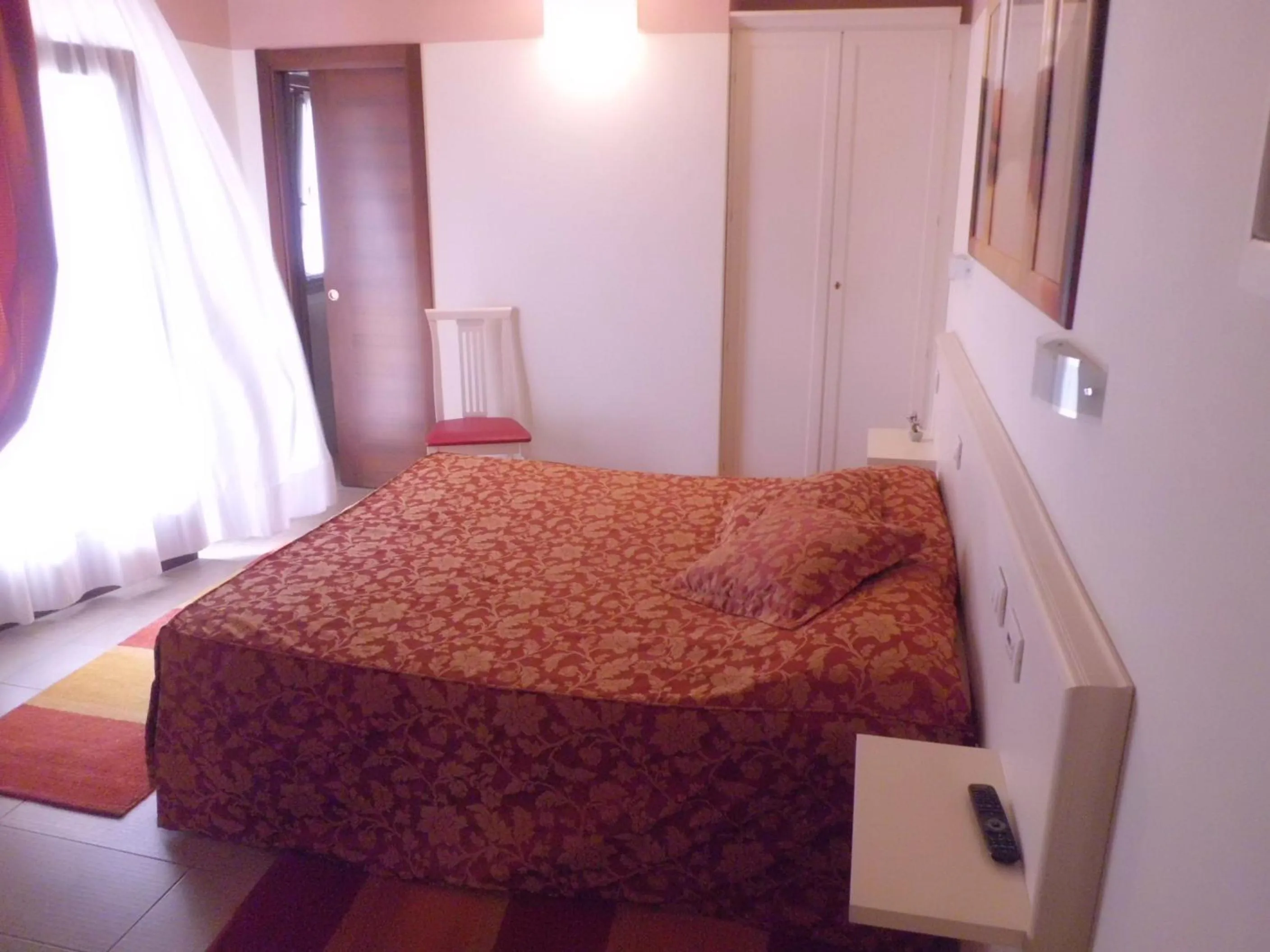 Photo of the whole room, Bed in Sweet Home