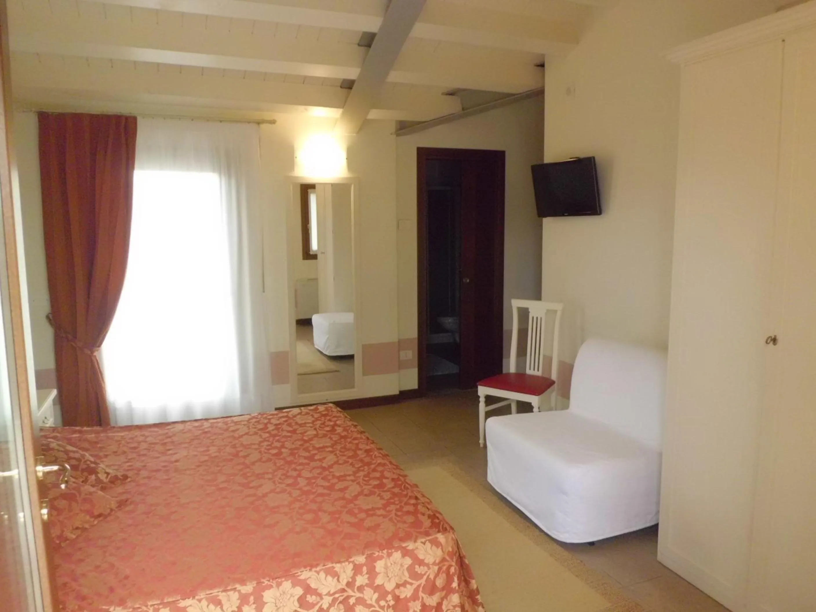 Photo of the whole room, Bed in Sweet Home