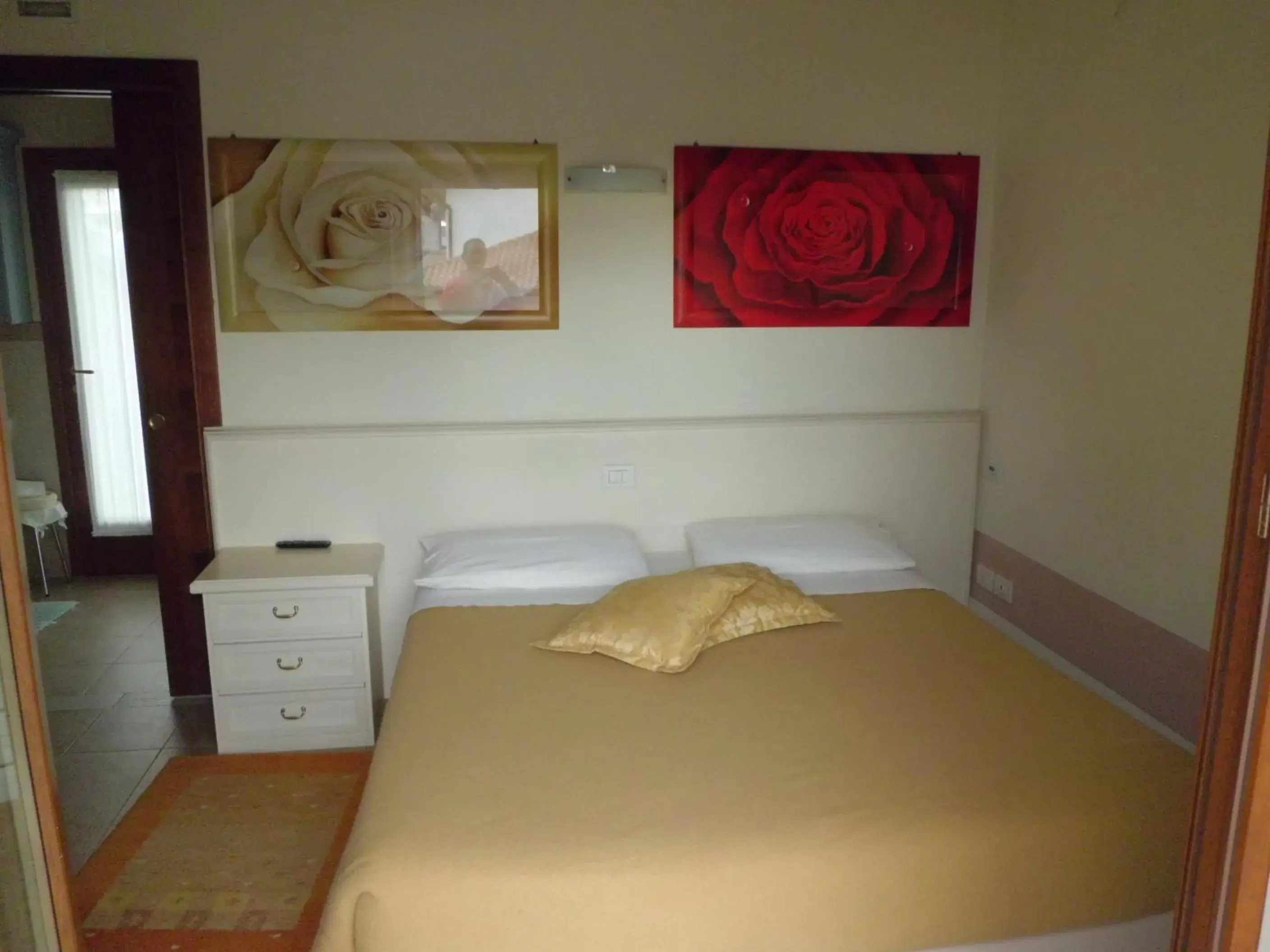 Photo of the whole room, Bed in Sweet Home Photo of the whole room, Bed in Sweet Home