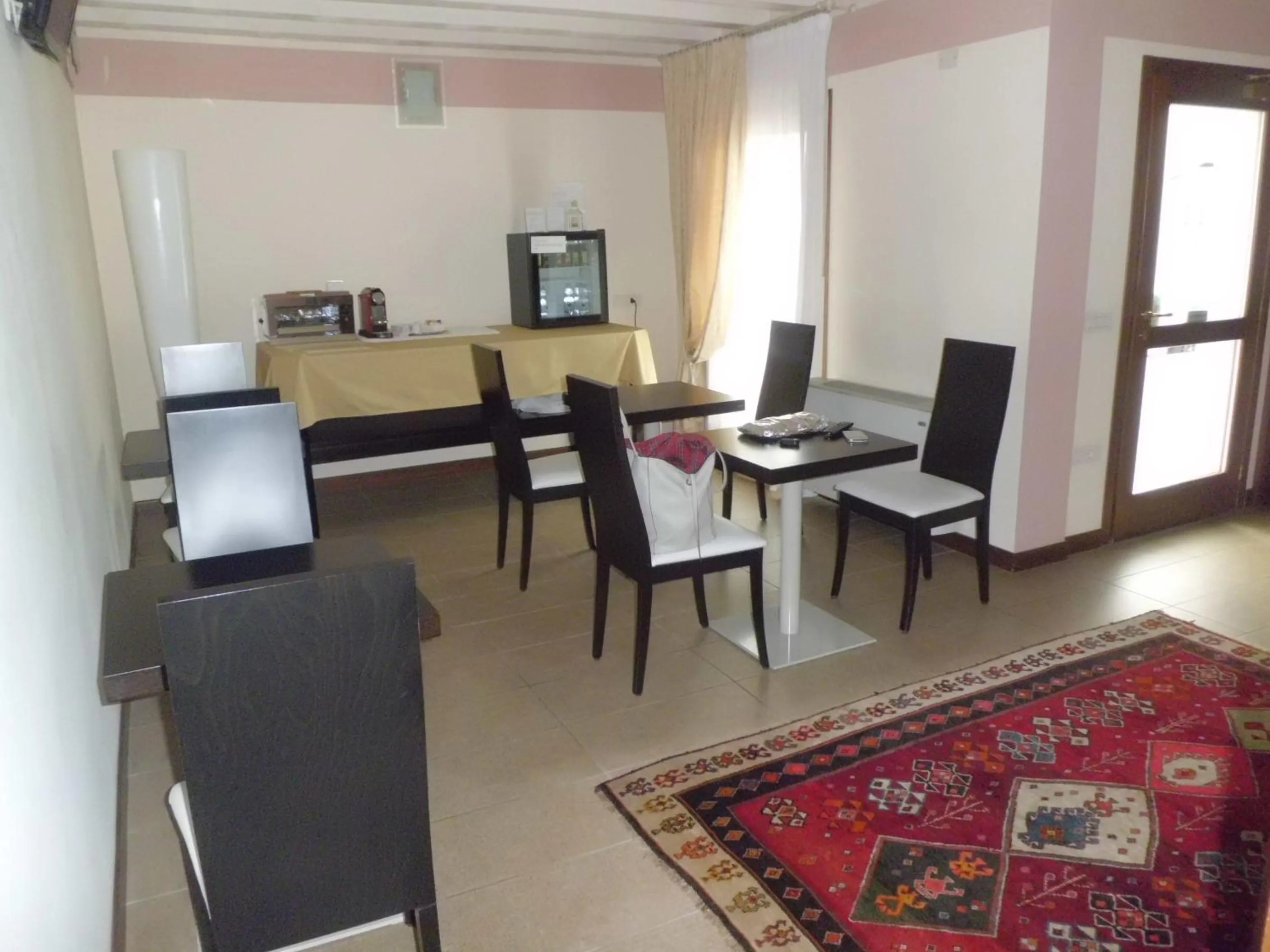 Dining area in Sweet Home