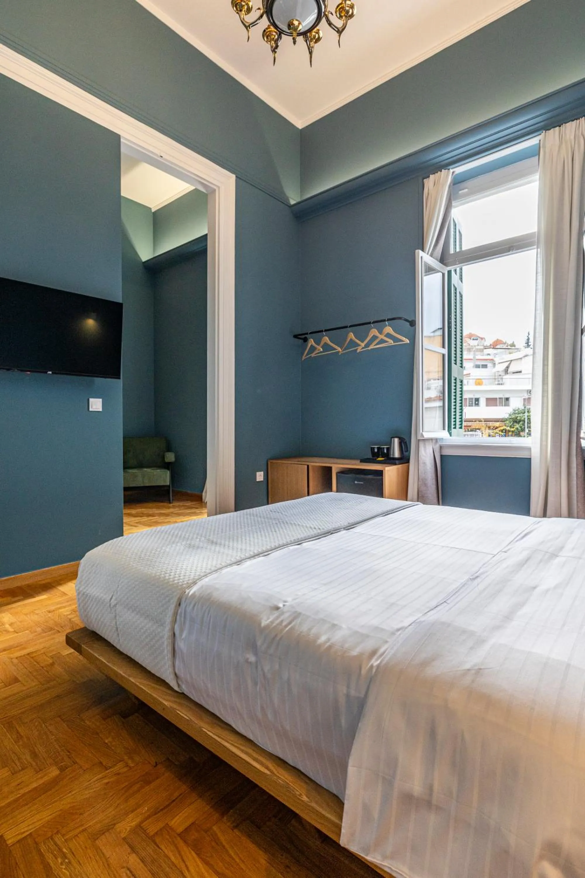 TV and multimedia, Bed in Iliotropio Athens, Thisio