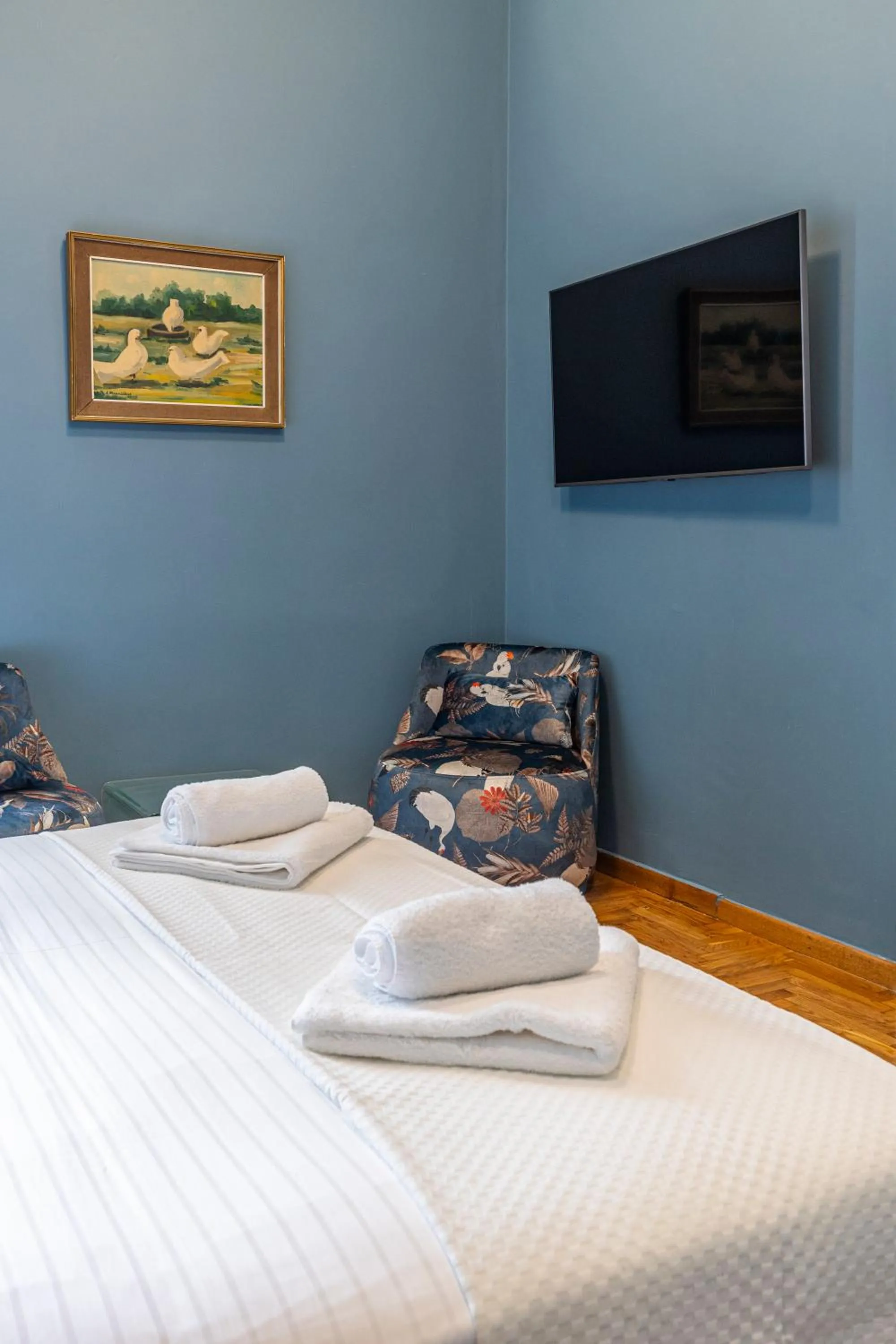 TV and multimedia, Bed in Iliotropio Athens, Thisio