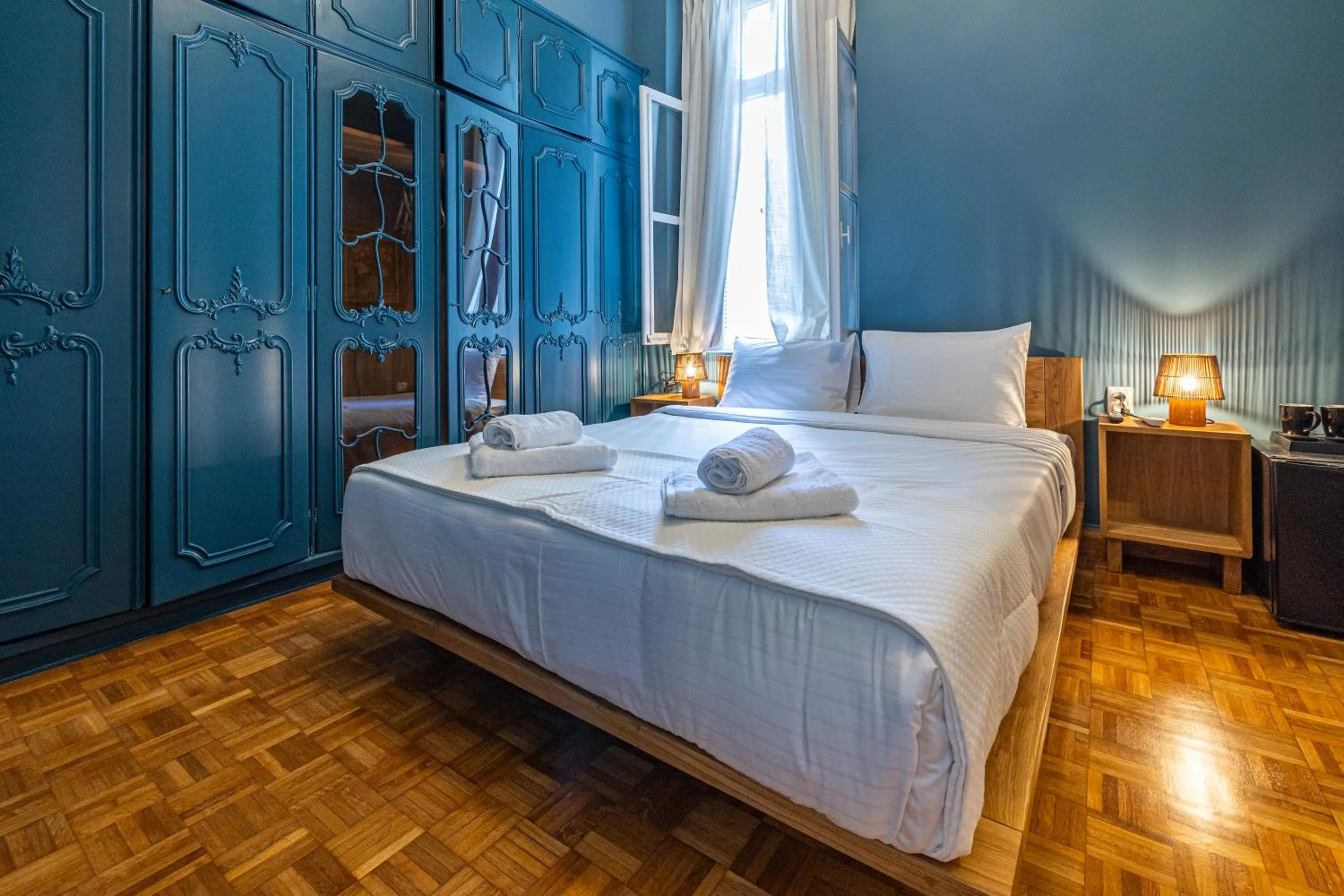 Time of day, Bed in Iliotropio Athens, Thisio