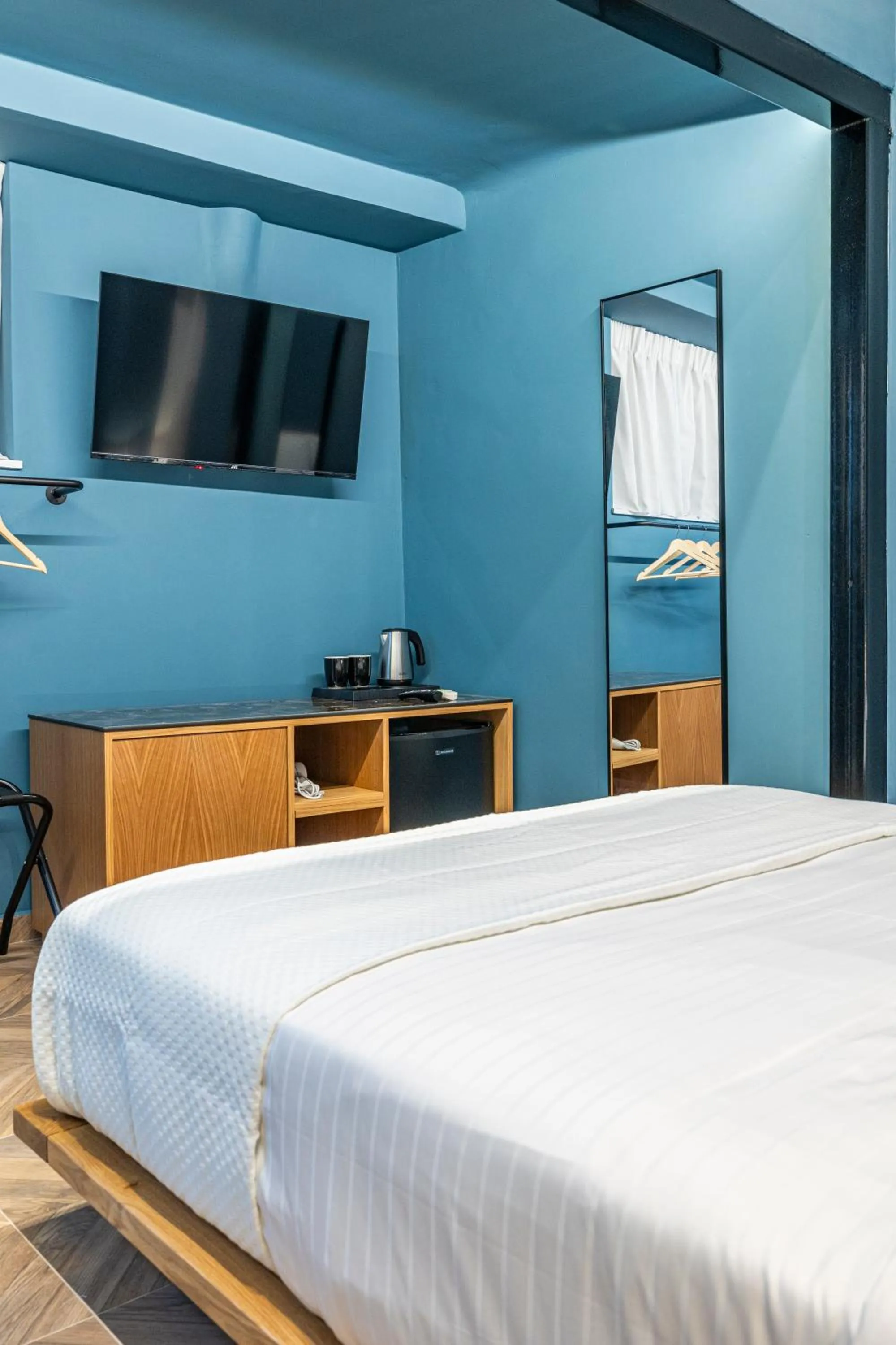 TV and multimedia, Bed in Iliotropio Athens, Thisio