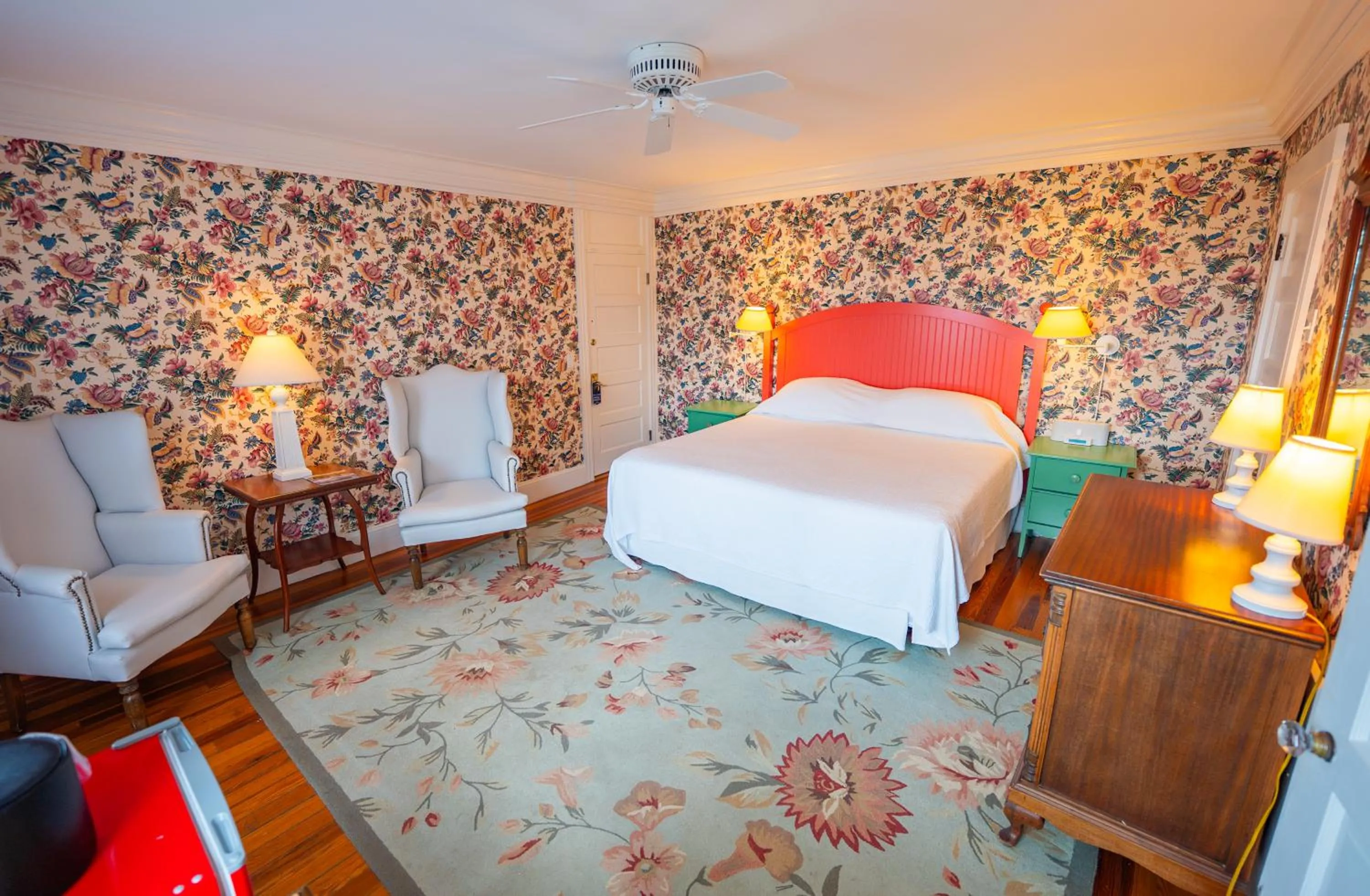 Ocean Balcony King in The Colony Hotel Kennebunkport