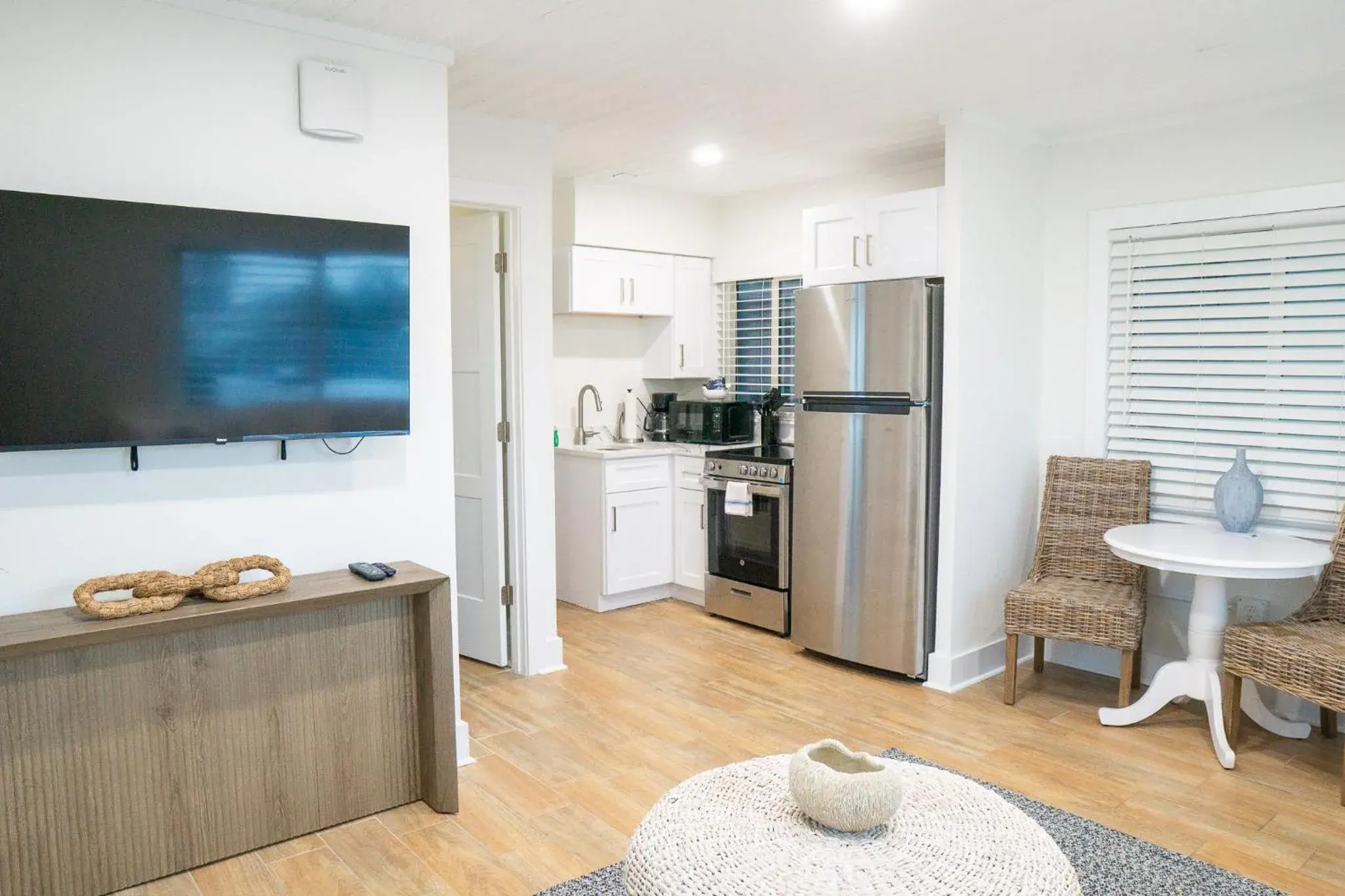 King Suite in The Molloy - A Boutique Beach Resort King Suite in The Molloy - A Boutique Beach Resort