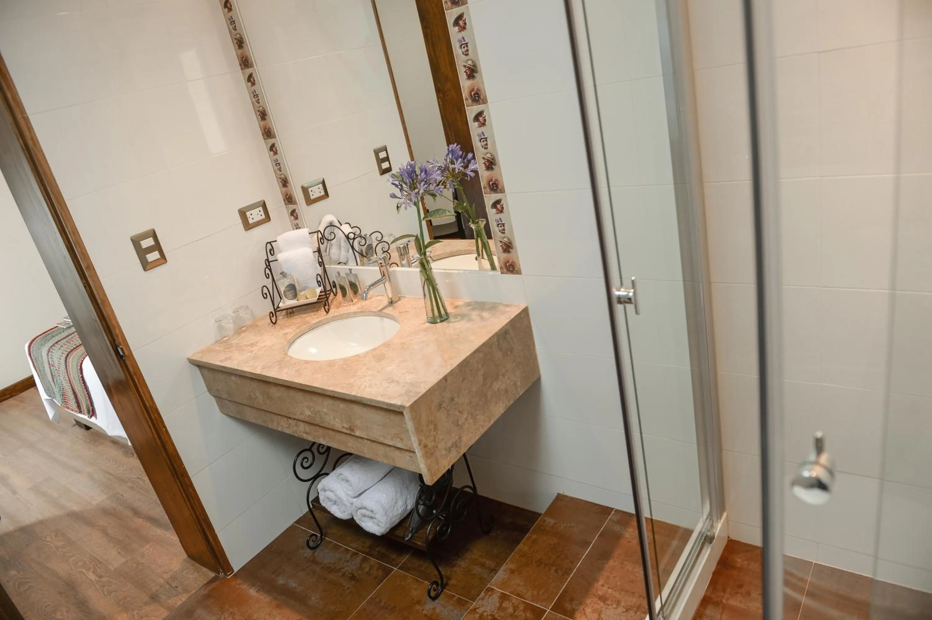 Bathroom in Casa Esmeralda by Katari