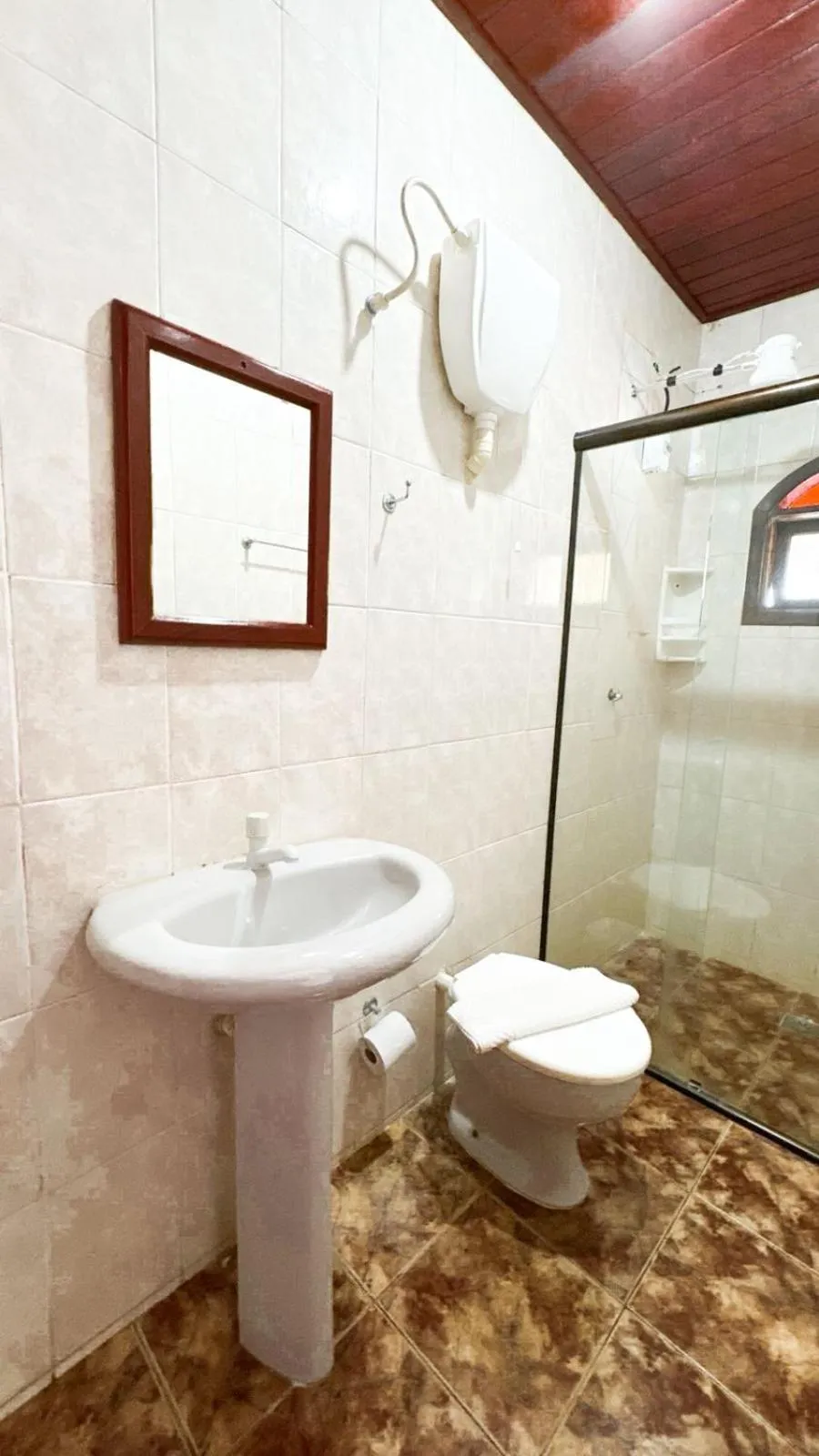 Toilet in Pousada Flora Búzios