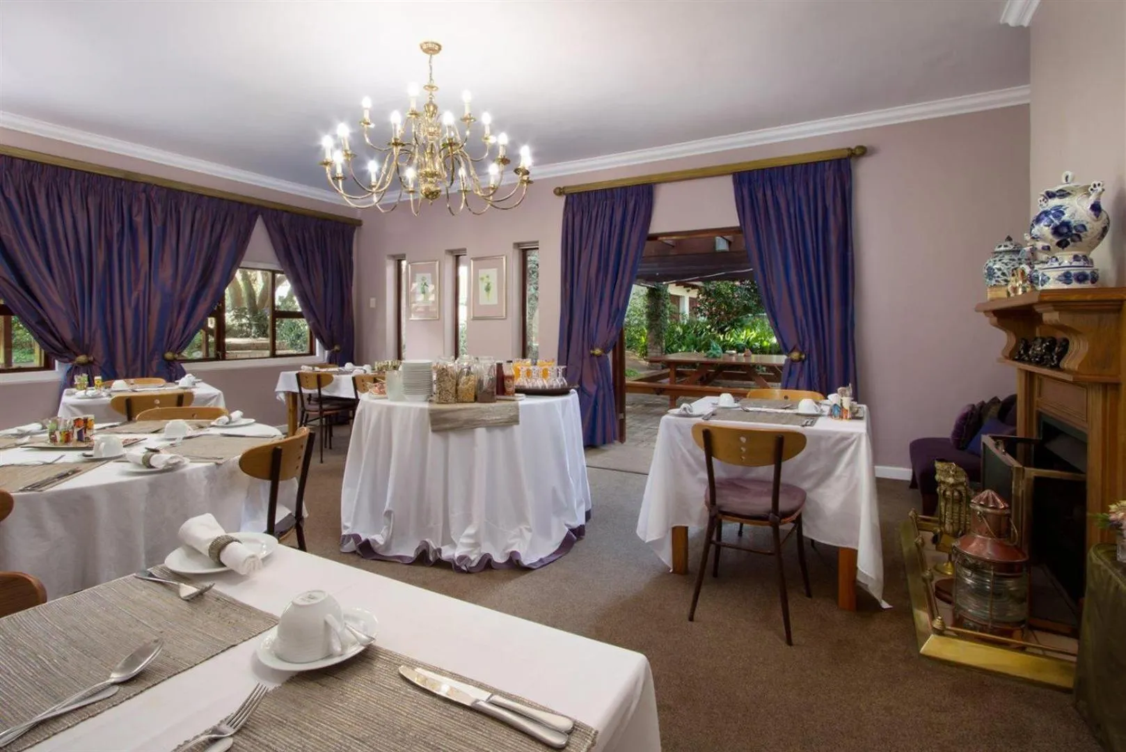 Breakfast in Milkwood Lodge