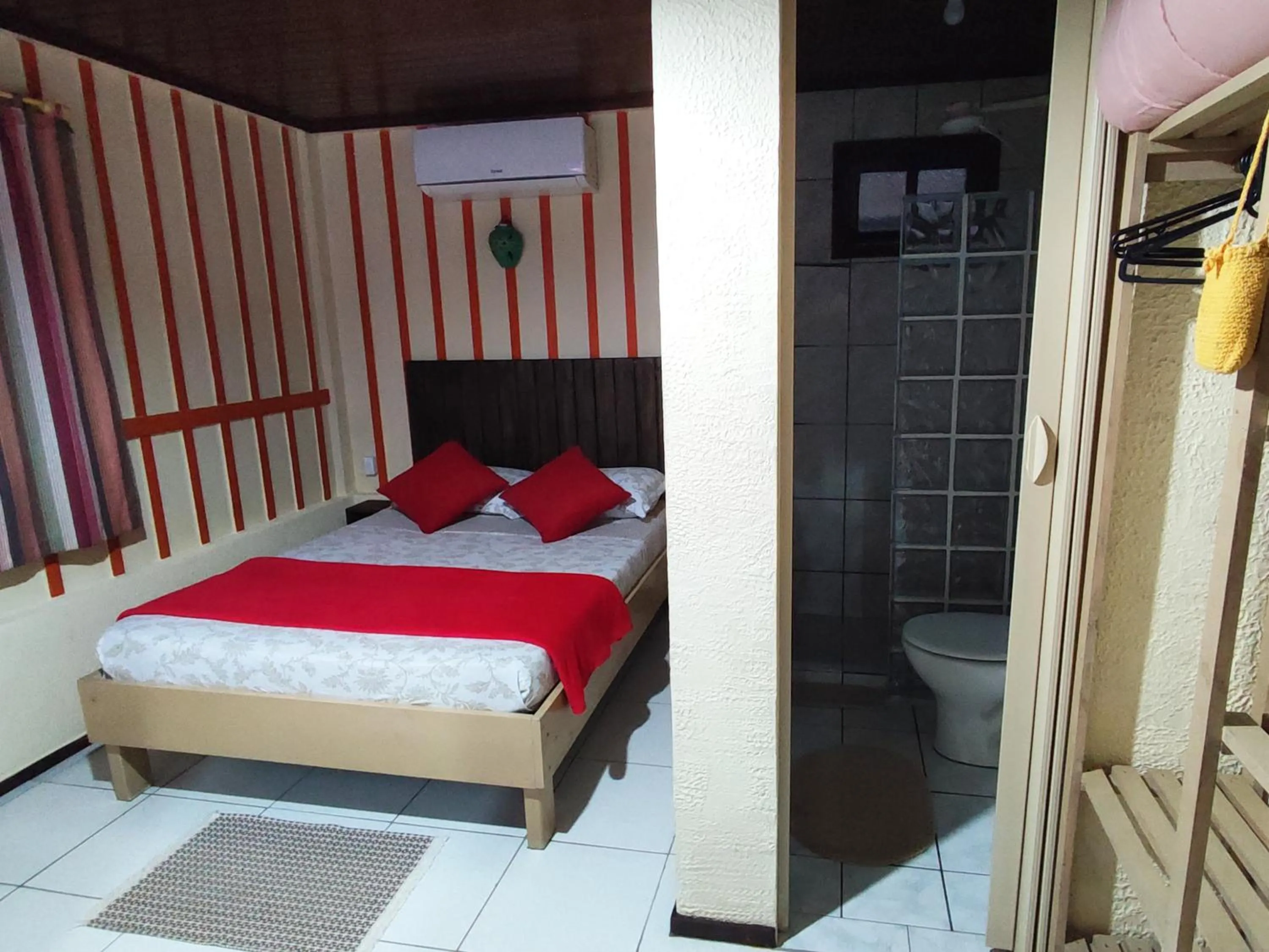 Bedroom, Bed in Pousada Recanto das Cores