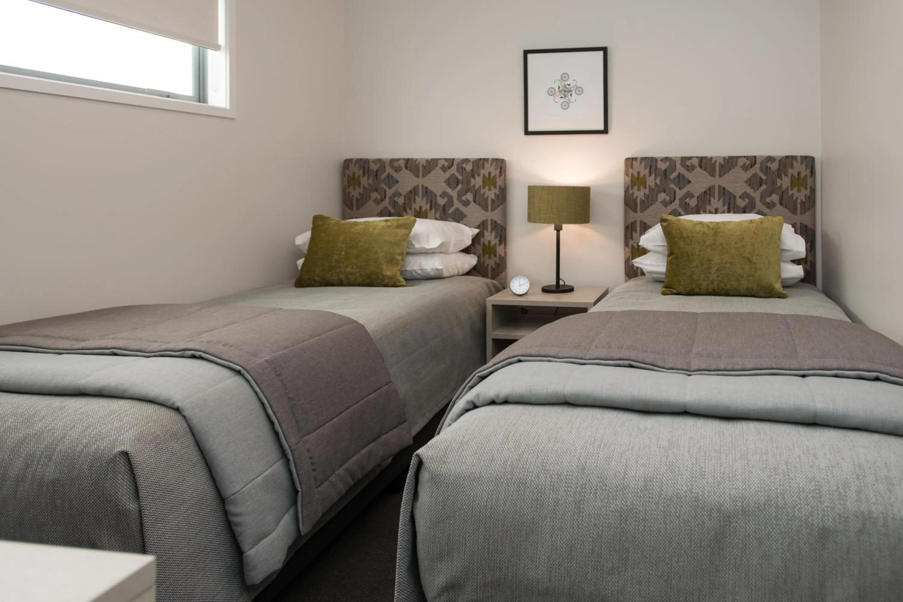 Bedroom, Bed in Pedlars Motel