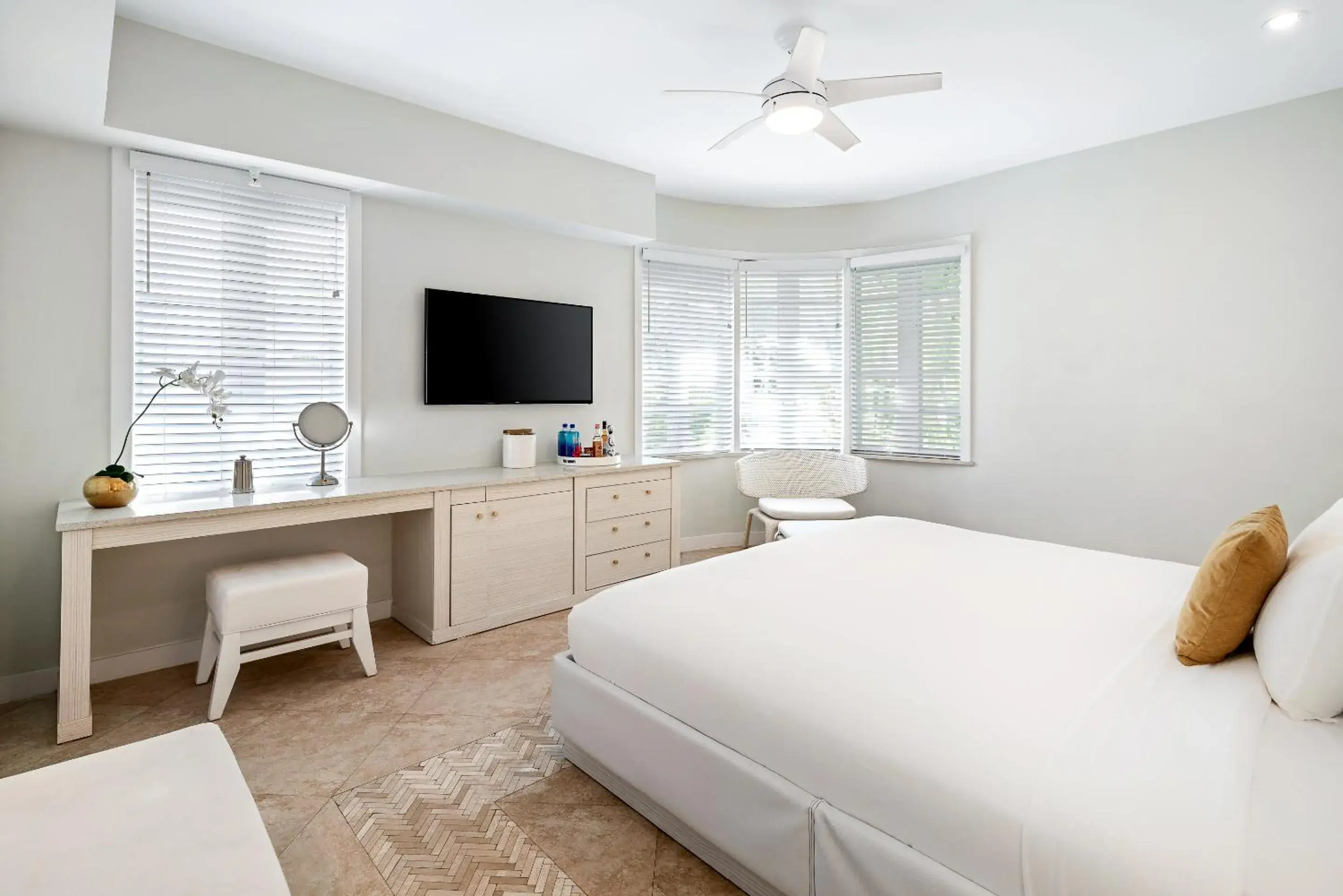 Bedroom, Bed in Cardozo Hotel Bedroom, Bed in Cardozo Hotel