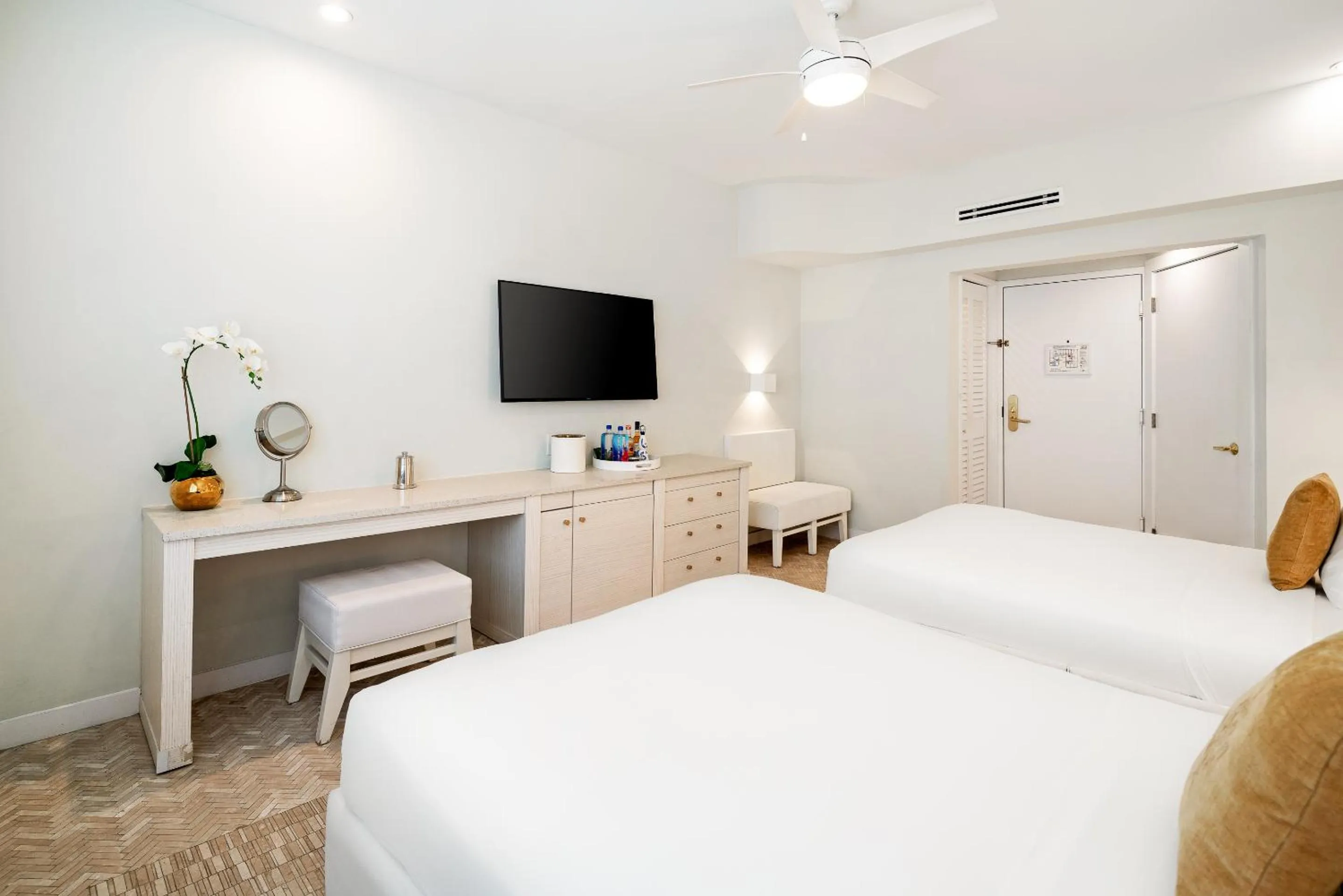 Bed in Cardozo Hotel