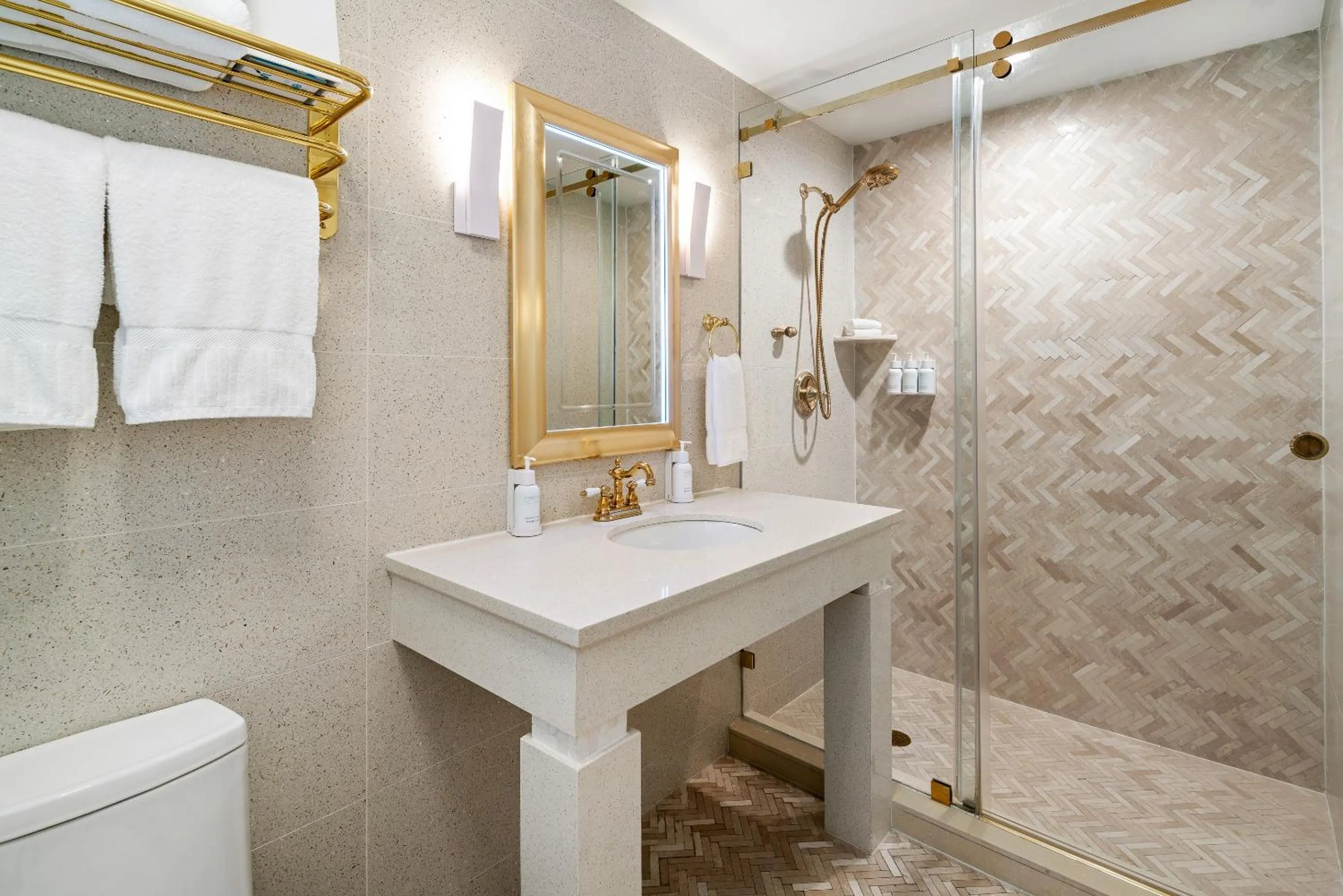 Shower in Cardozo Hotel