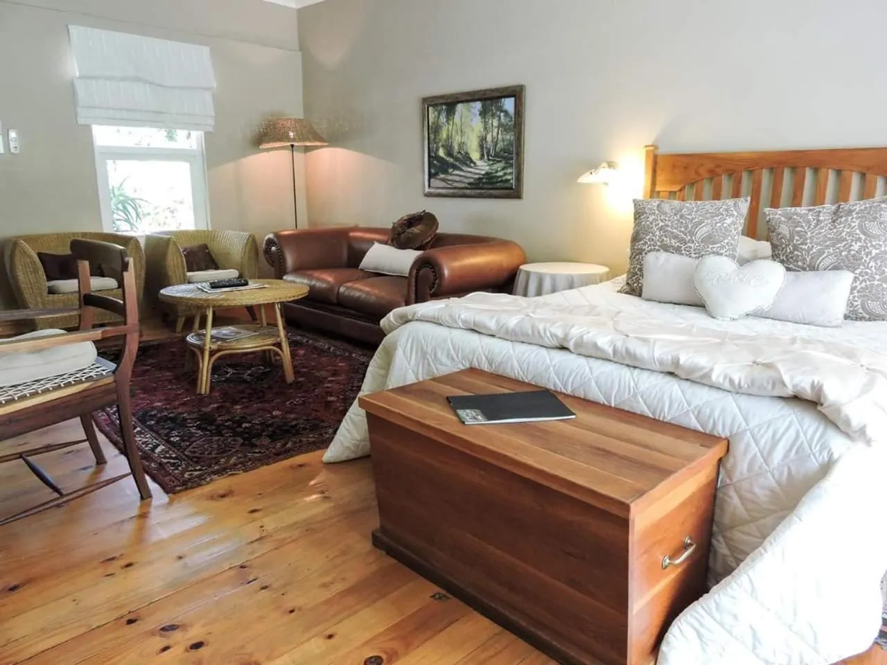 Photo of the whole room, Bed in Adley House