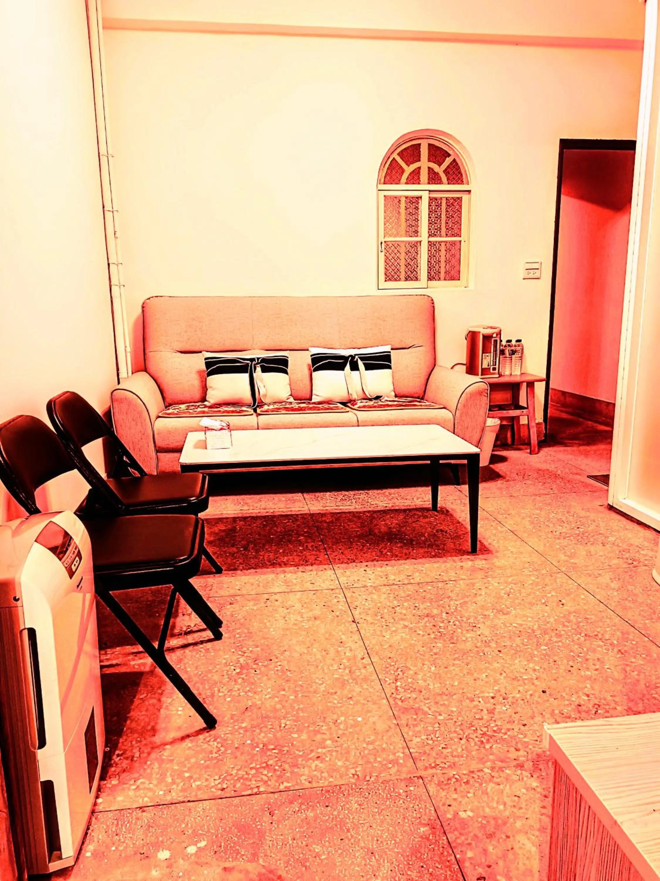 Deluxe Double or Twin Room with Balcony in Yun Cheng Homestay