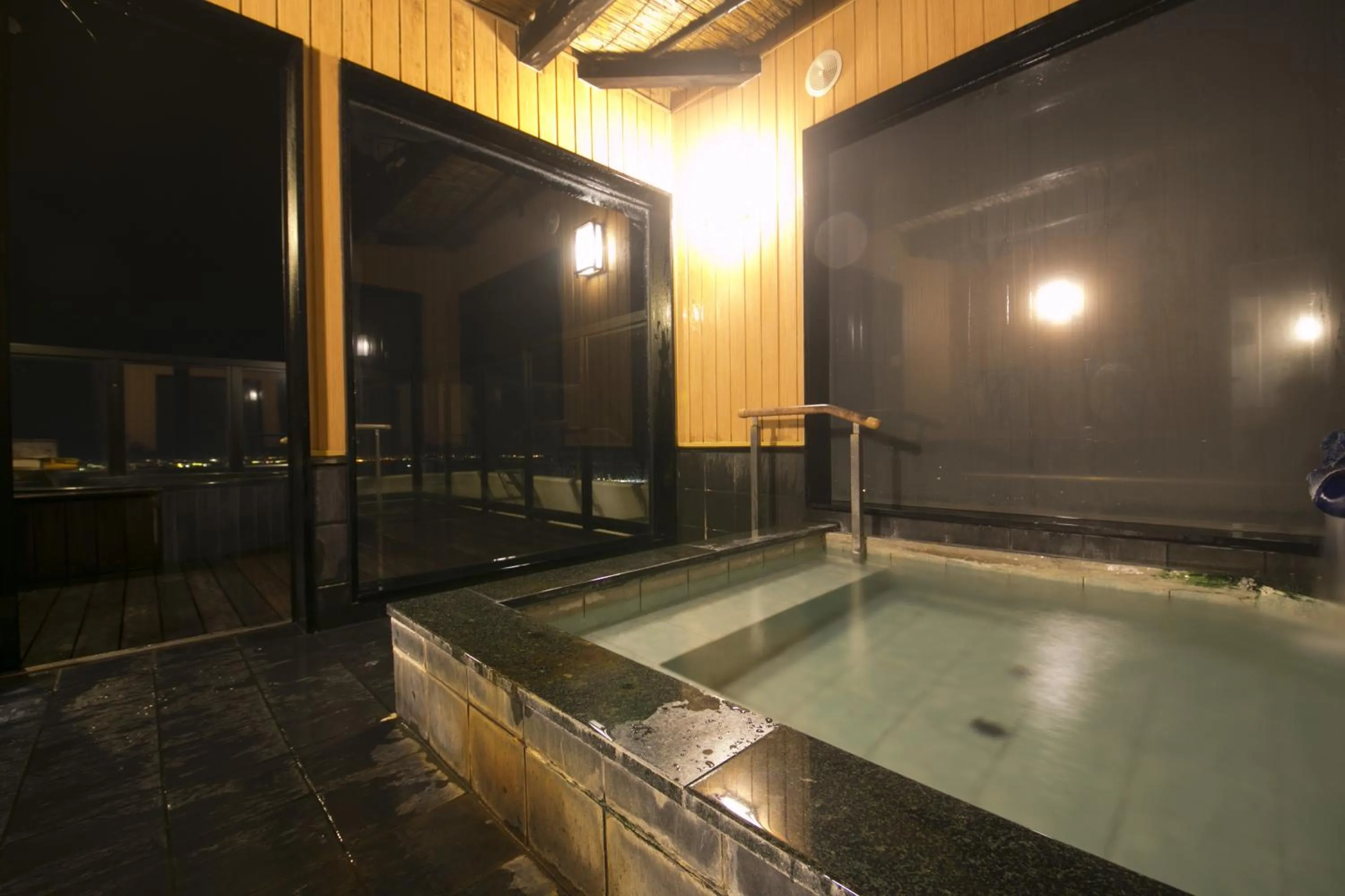 Public Bath in Tennomaru