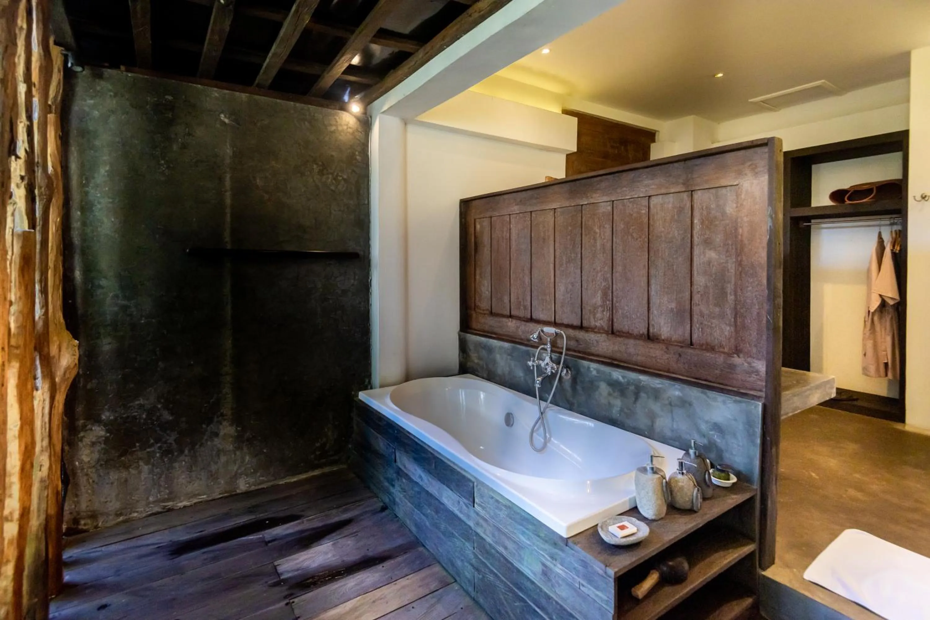 Bed in De Ubud Villas & Spa