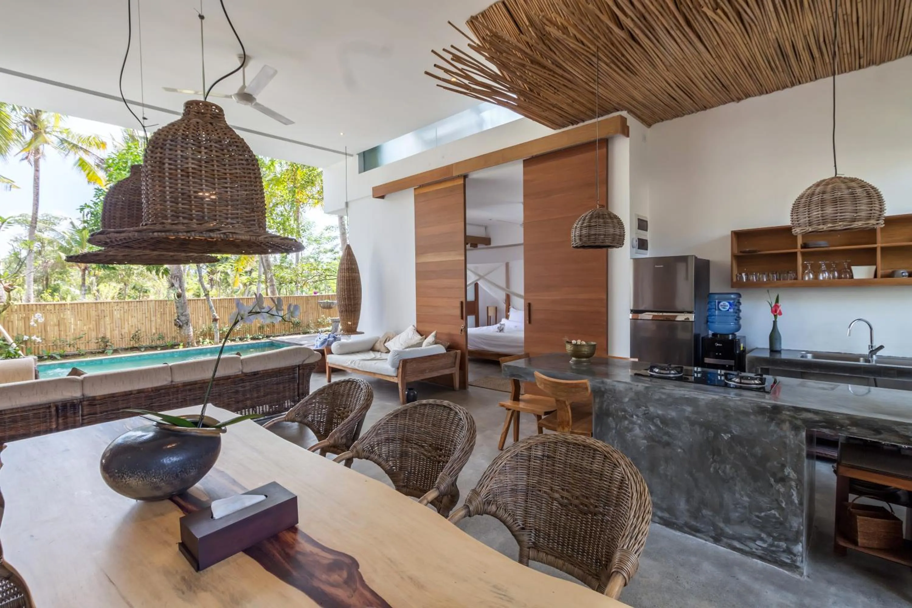 Kitchen or kitchenette in De Ubud Villas & Spa
