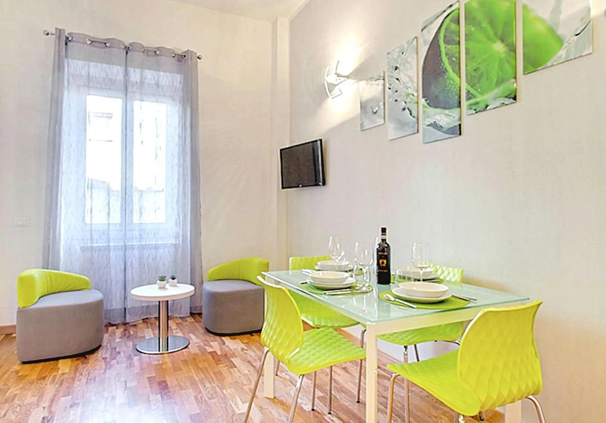 Dining area in La Marmora Elegant