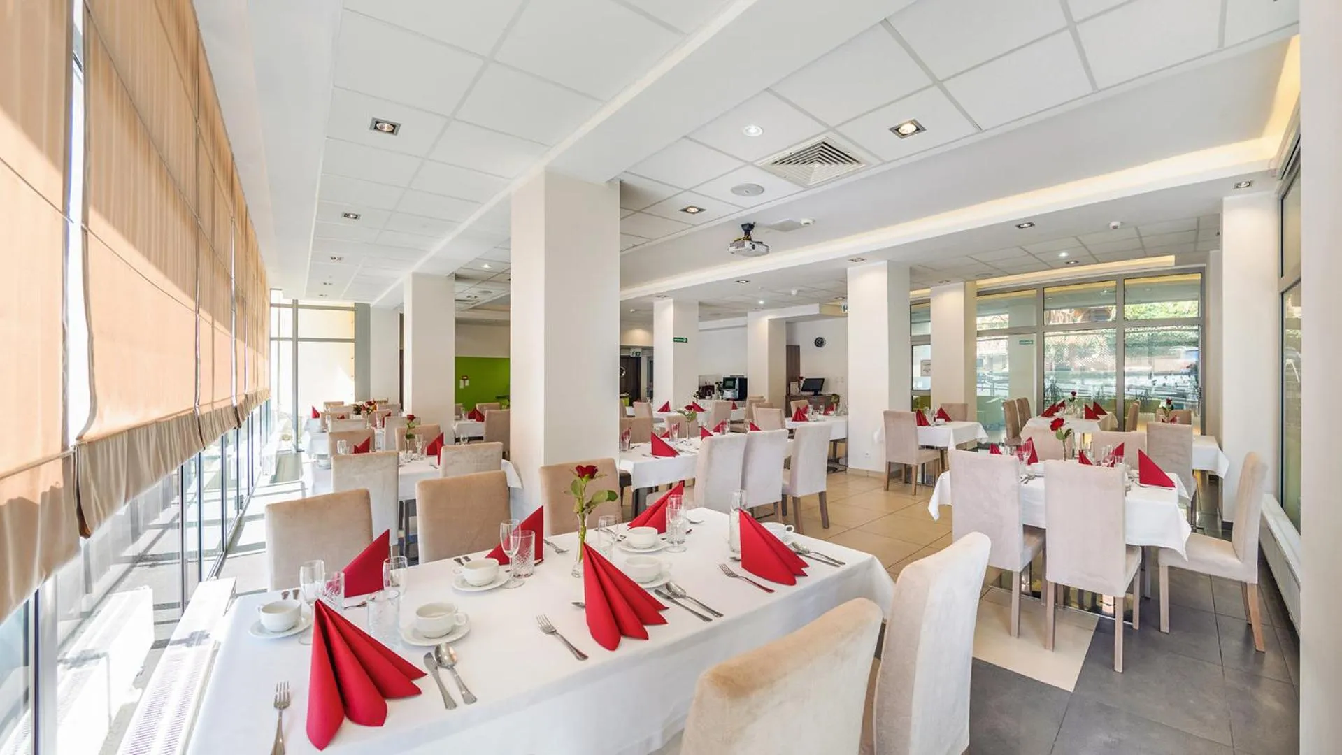 Restaurant/places to eat in Hotel Zorza
