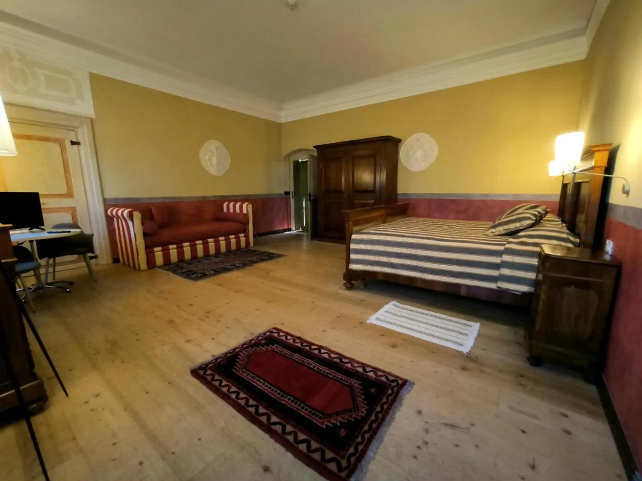 Bedroom, Bed in Villa Dragoni