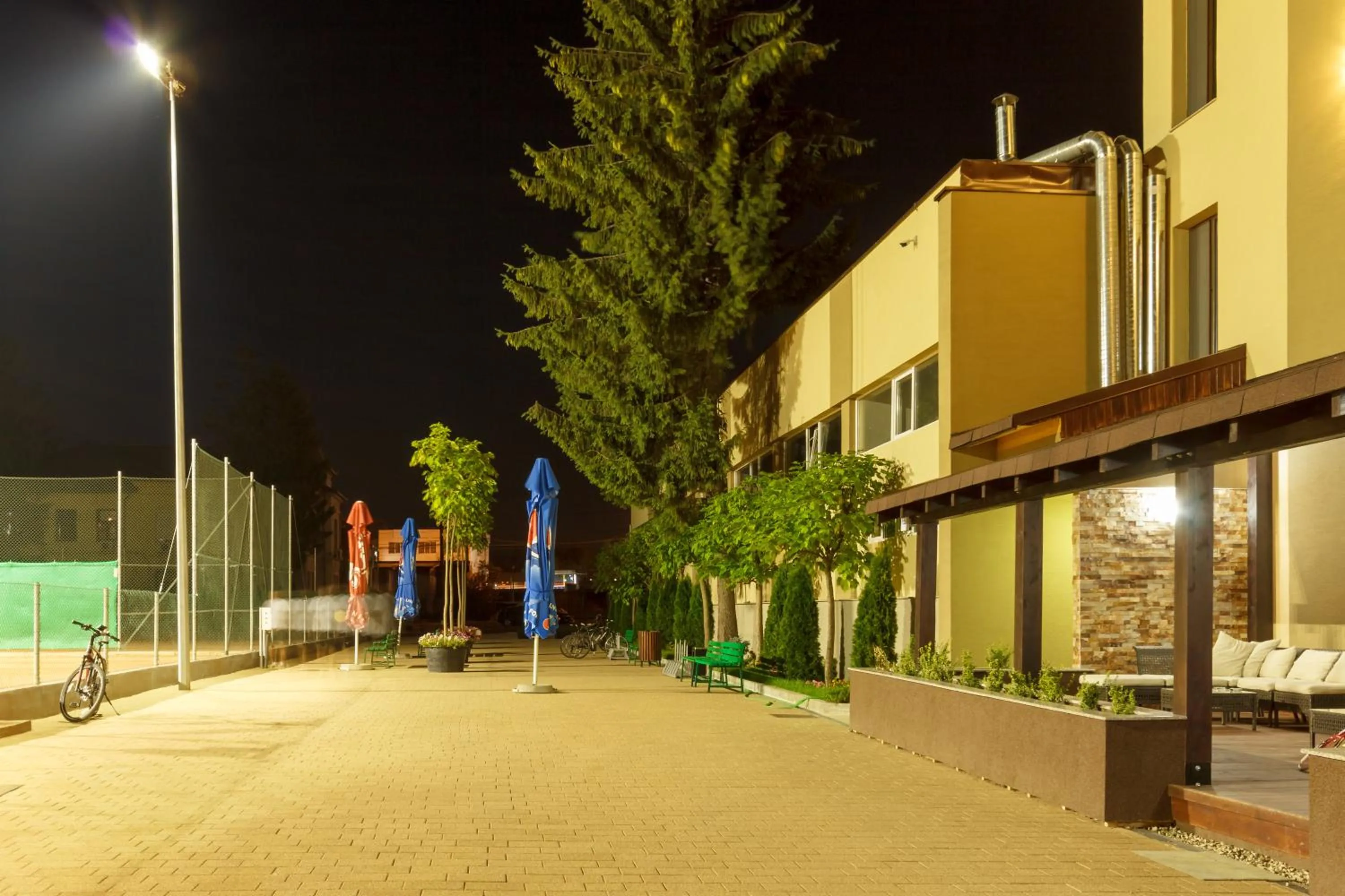 Night in YMY HOTELS Târgu Jiu