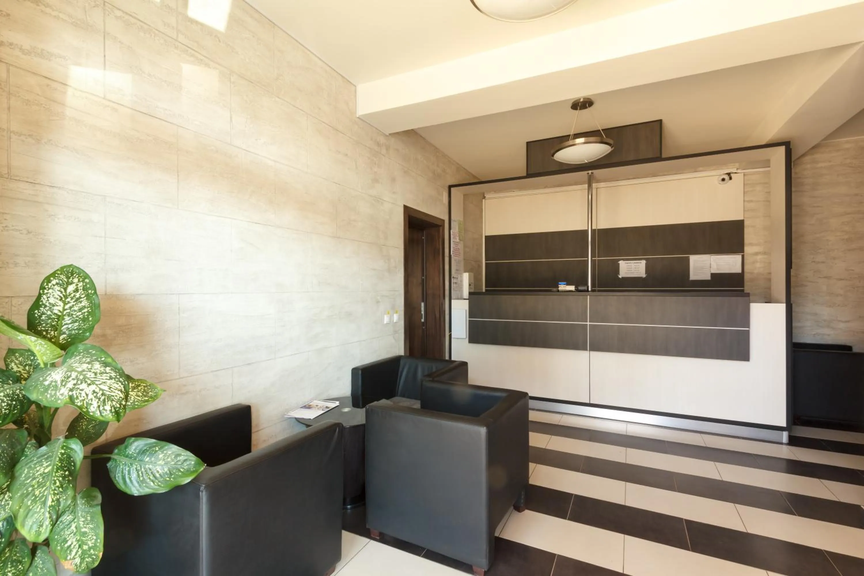 Lobby or reception in YMY HOTELS Târgu Jiu