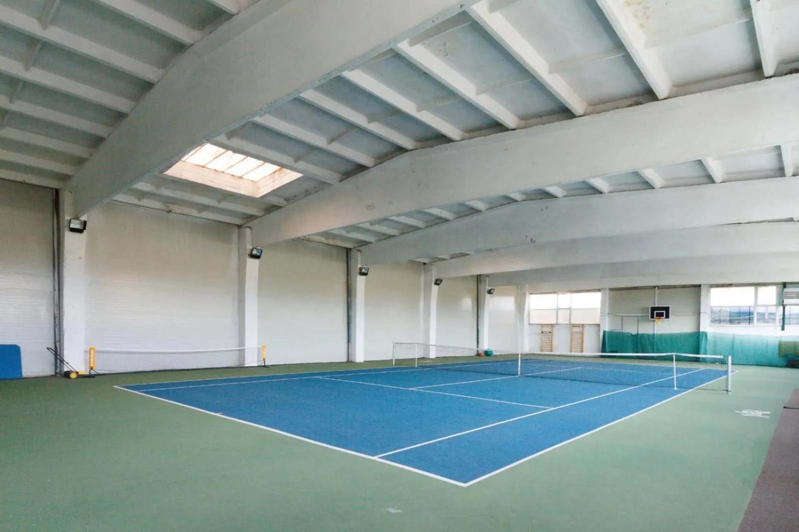 Table tennis in YMY HOTELS Târgu Jiu