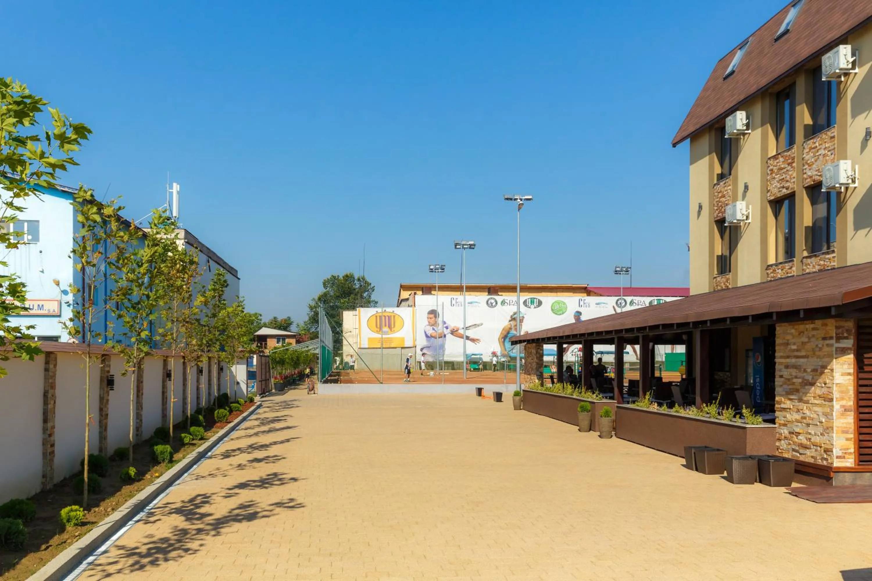 Facade/entrance in YMY HOTELS Târgu Jiu