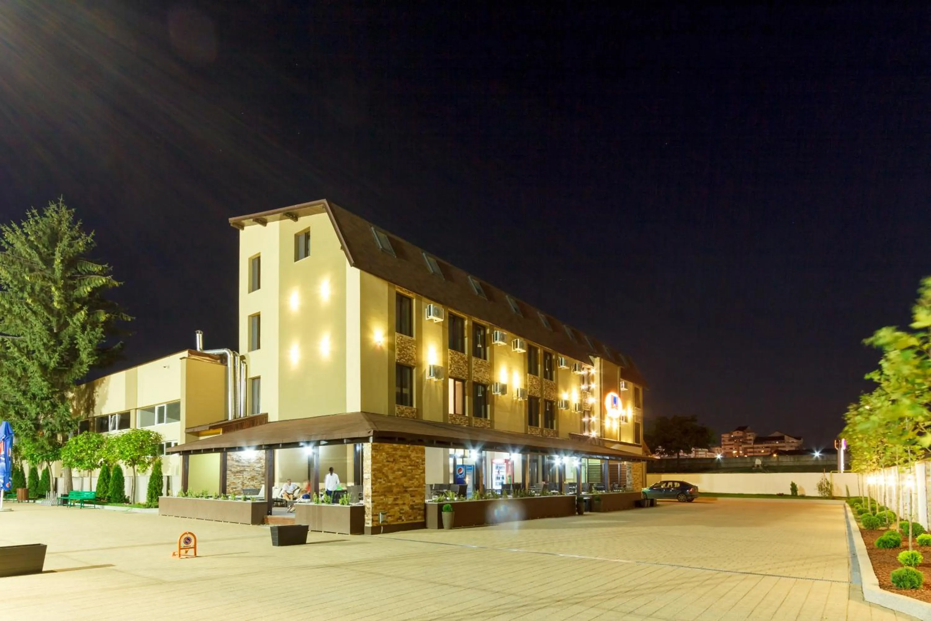 Facade/entrance in YMY HOTELS Târgu Jiu