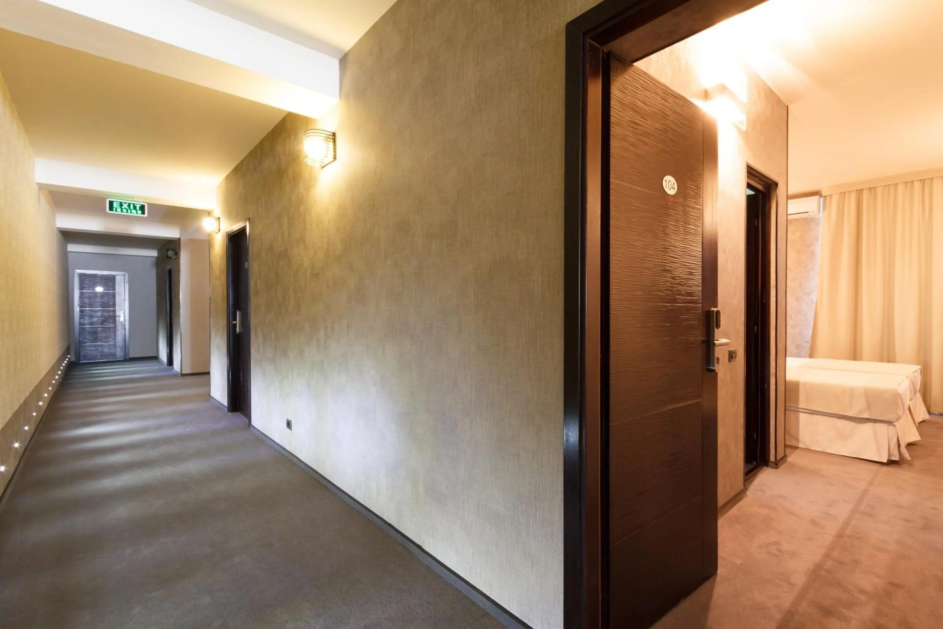 Decorative detail, Bed in YMY HOTELS Târgu Jiu