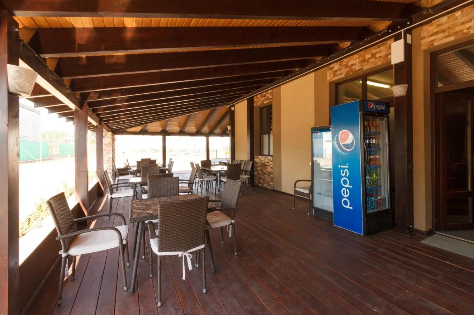 Restaurant/places to eat in YMY HOTELS Târgu Jiu